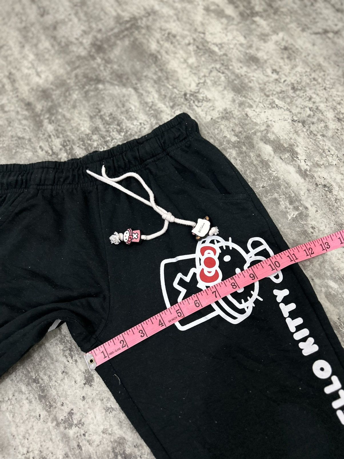 Cartoon Network × Japanese Brand × One Piece One Piece x Hello Kitty Jogger Pans Size US 28 / EU 44 - 13 Thumbnail
