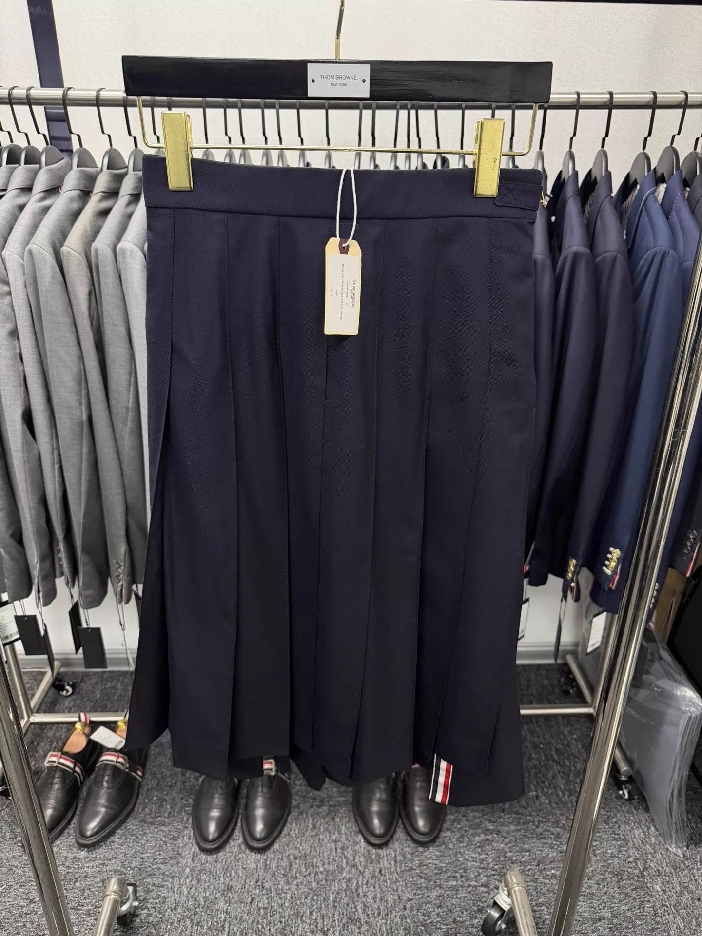 Thom Browne Thom Browne Women's Navy Blue Gold Button Pleated Skirt Size 26" / US 2 / IT 38 - 1 Thumbnail