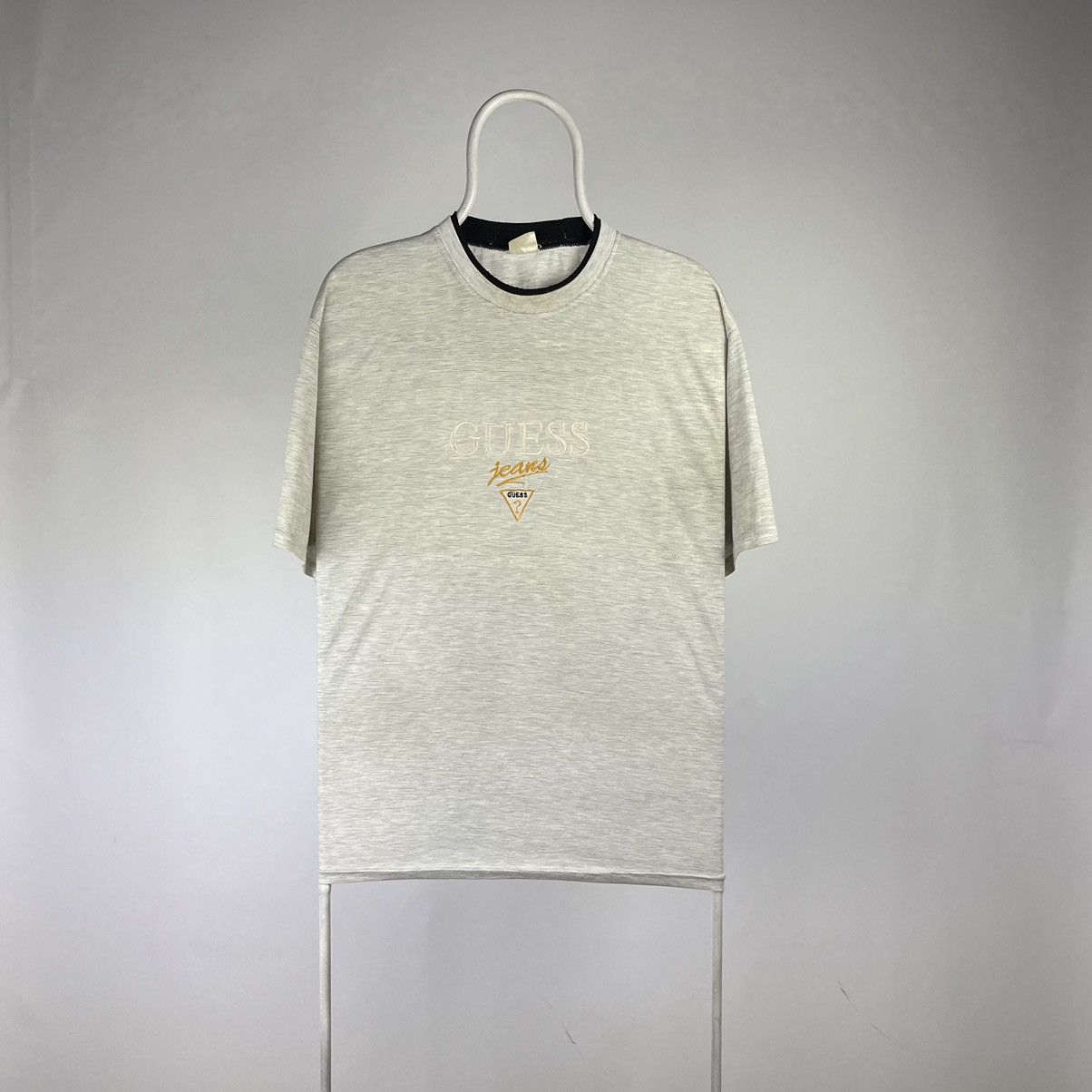 Guess Vintage Guess embroidered tshirt size Medium Size US M / EU 48-50 / 2 - 1 Thumbnail
