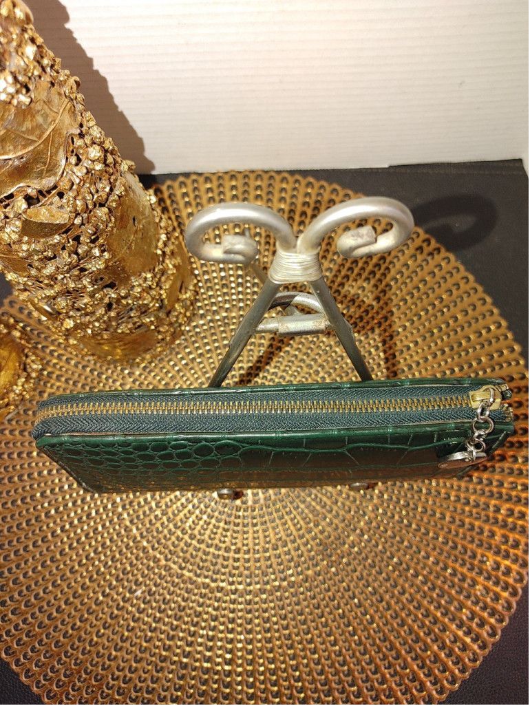 Objects IV Life Ivanka Trump Crocodile Zip Clutch\Wallet Size ONE SIZE - 2 Thumbnail