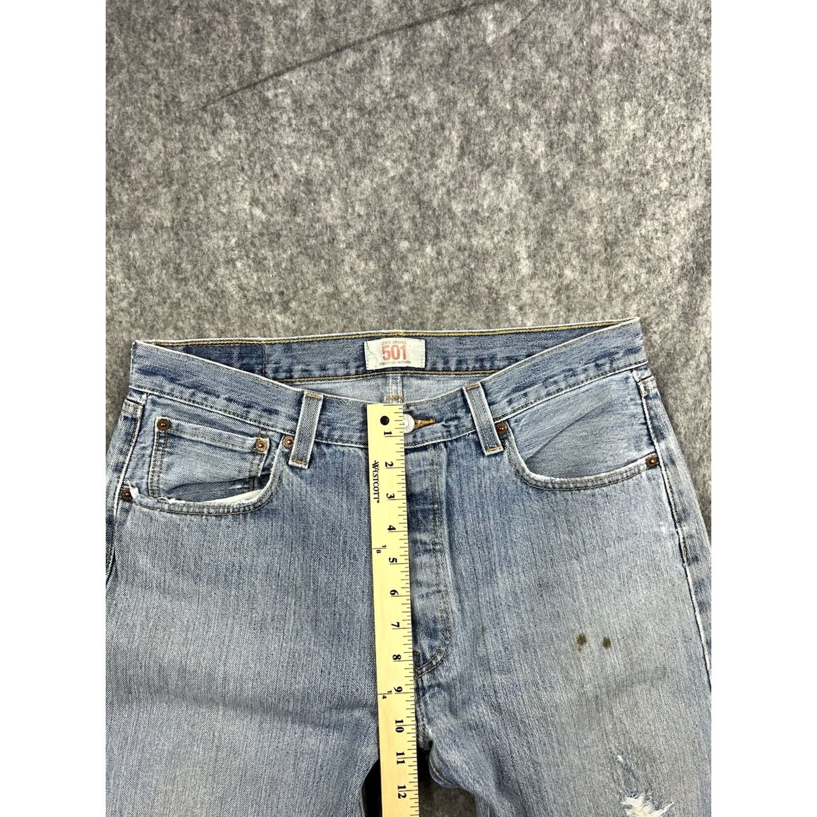 Levi's VINTAGE Levi’s 501 Jeans Men’s Straight Blue Light Wash Distressed 34x36 Size US 34 / EU 50 - 4 Thumbnail