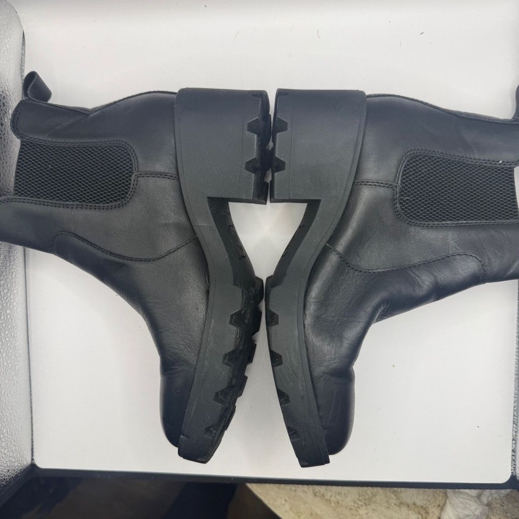 Born Women's Born Black Leather Chelsea Boots Size 7M Size US 7 / IT 37 - 7 Thumbnail