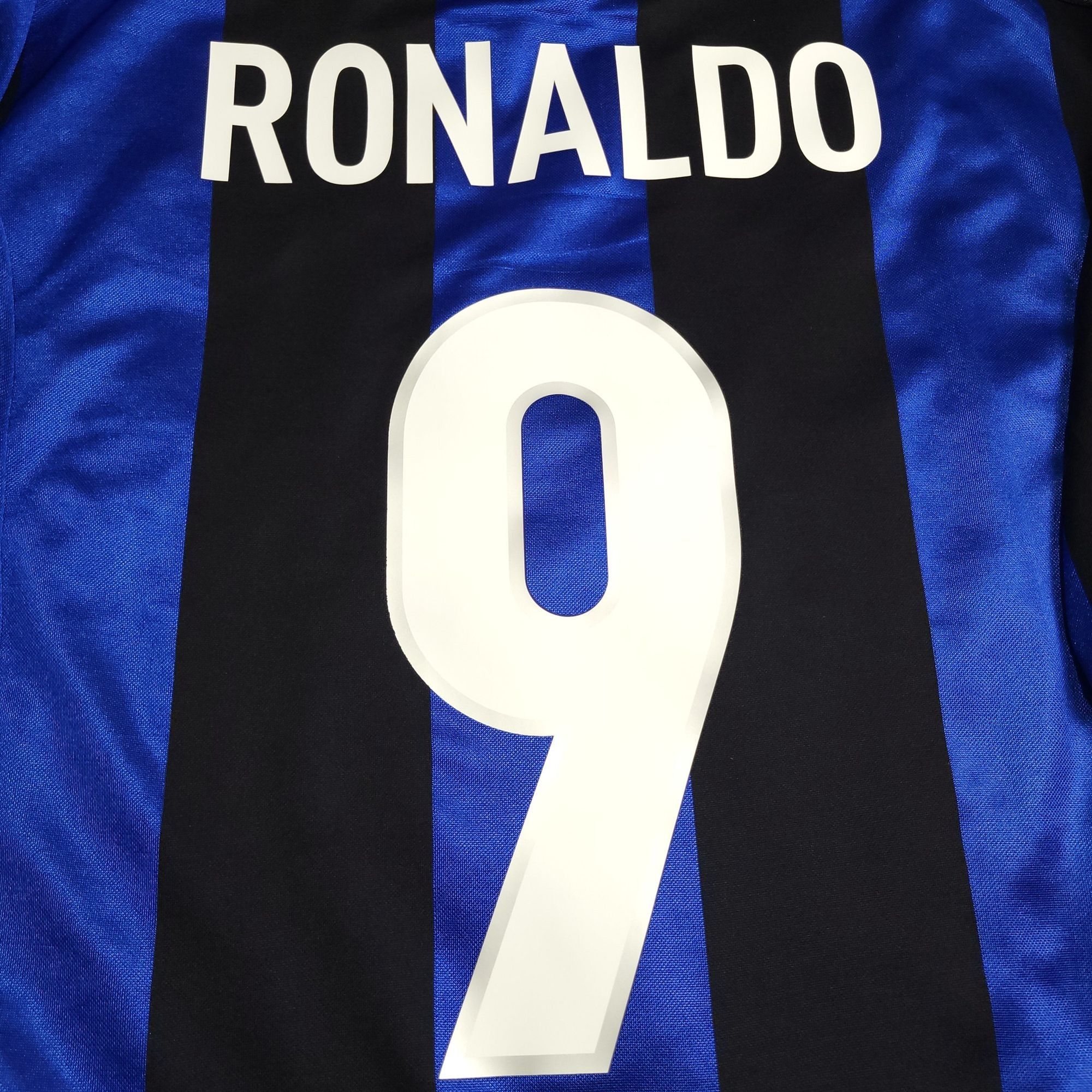 Nike Ronaldo Inter Milan 1999 2000 Soccer Jersey Shirt M Size US M / EU 48-50 / 2 - 4 Thumbnail