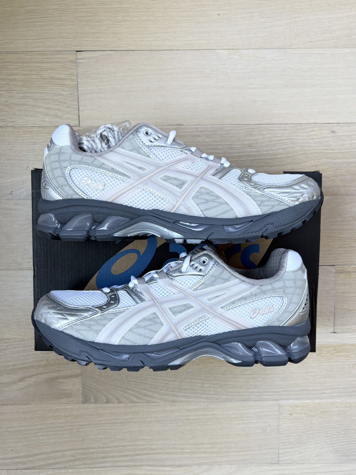 Kith‎ X ASICS Gel Nimbus Shoes Mens 13 White Morganite R Feig Running Collab Asics × Kith ASICS Gel-Nimbus 10.1 Kith White Morganite  main image 4