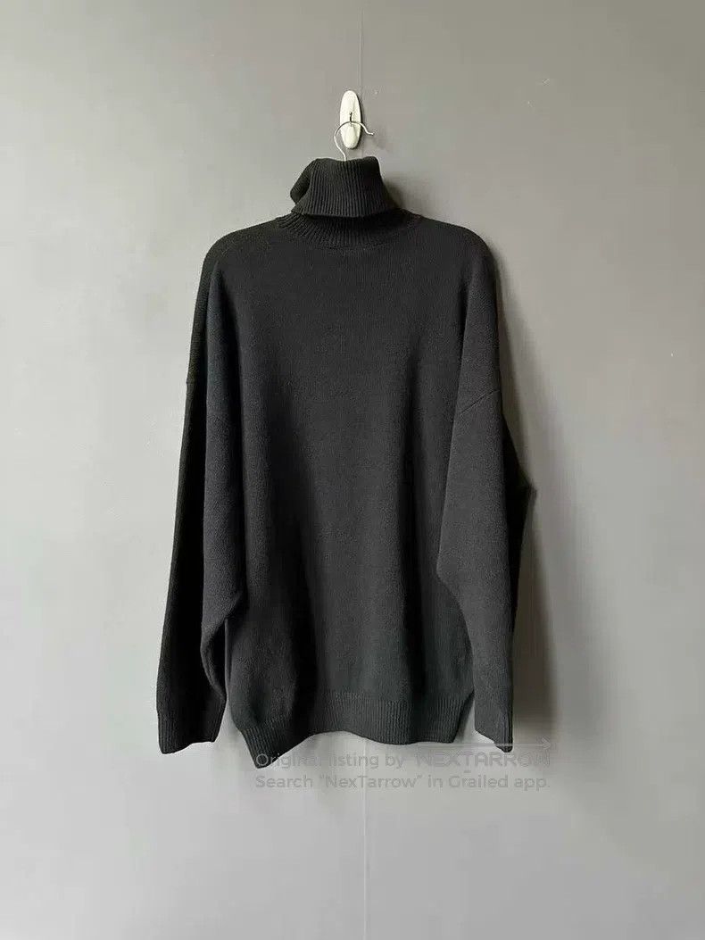 Balenciaga Balenciaga High-Neck BB Cashmere Sweater Size XS / US 0-2 / IT 36-38 - 2 Thumbnail