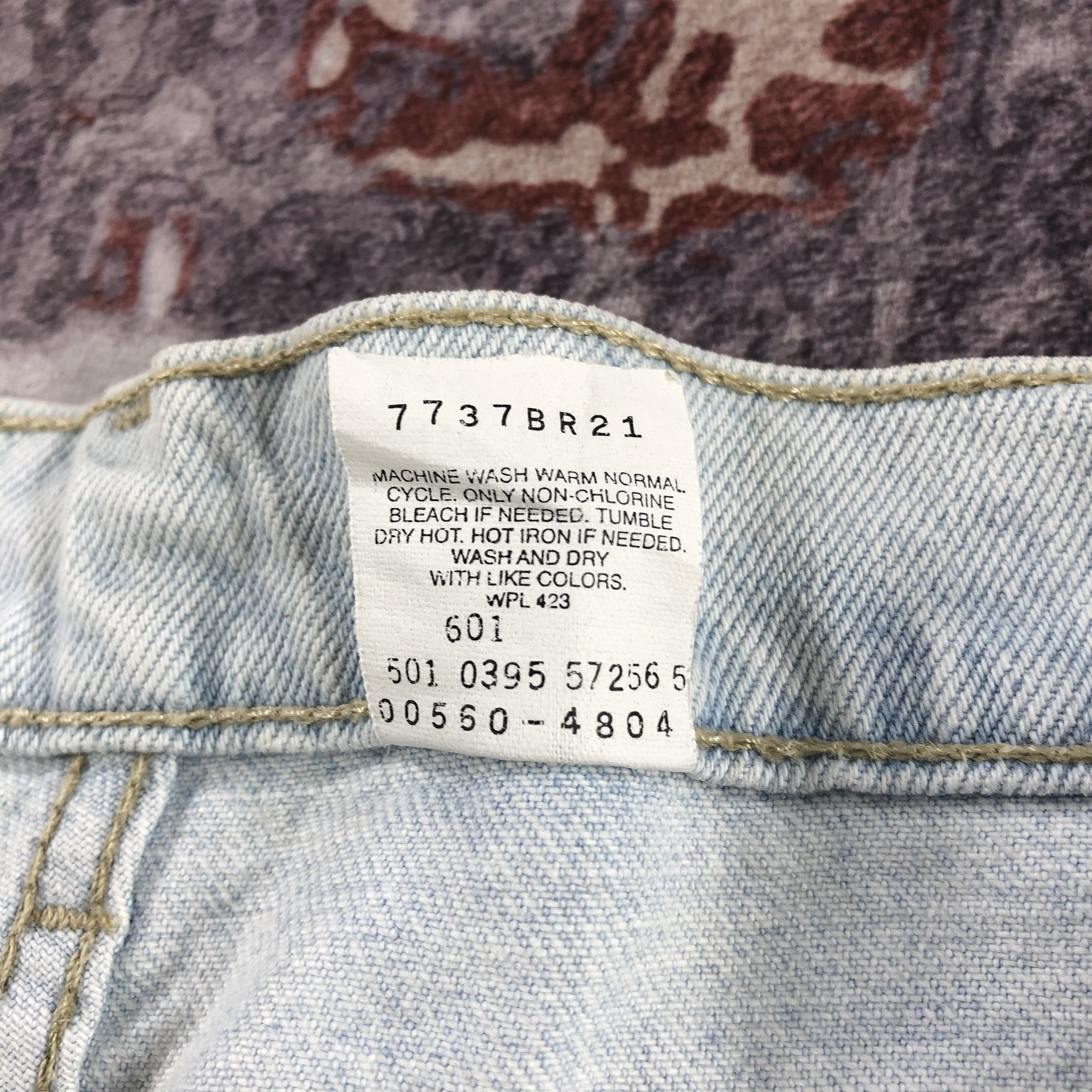 Levi's × Vintage 90s Vintage Light Wash Levis 560 Jeans-JM3097 Size US 33 - 11 Thumbnail