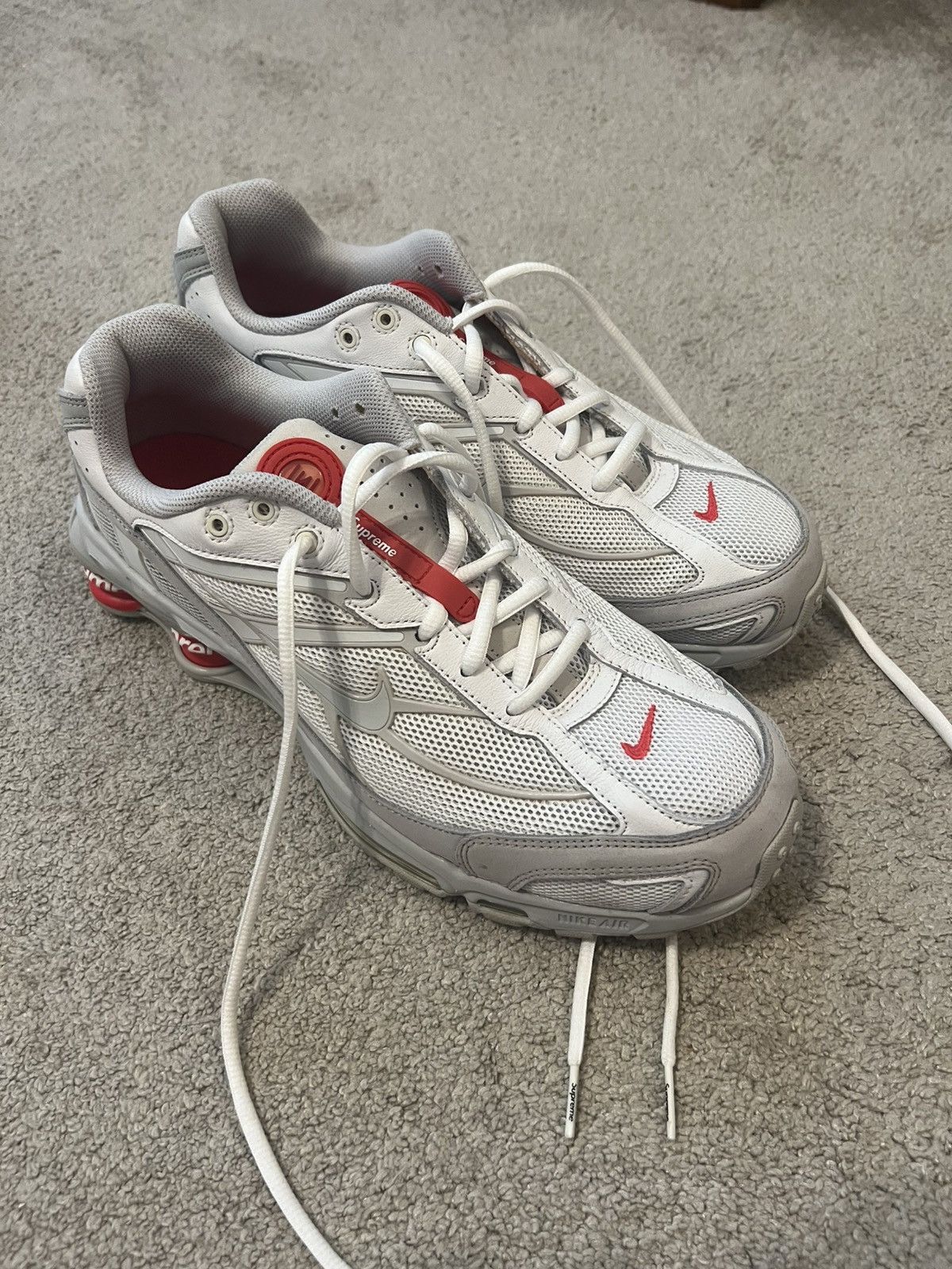 Nike × Supreme Supreme Nike Shox White/Red Size US 10.5 / EU 43-44 - 2 Thumbnail