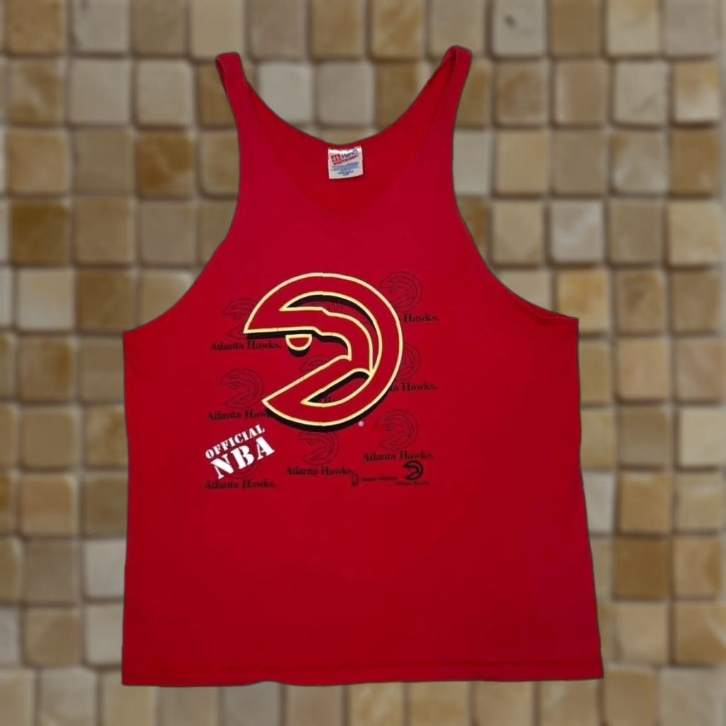 Hanes VINTAGE Hanes NBA Atlanta Hawks Basketball Graphic Single Stitch Vest Top L Red Mens T-Shirt Sleeveless Vintage 90s Graphic Front Run Size 42R - 1 Thumbnail