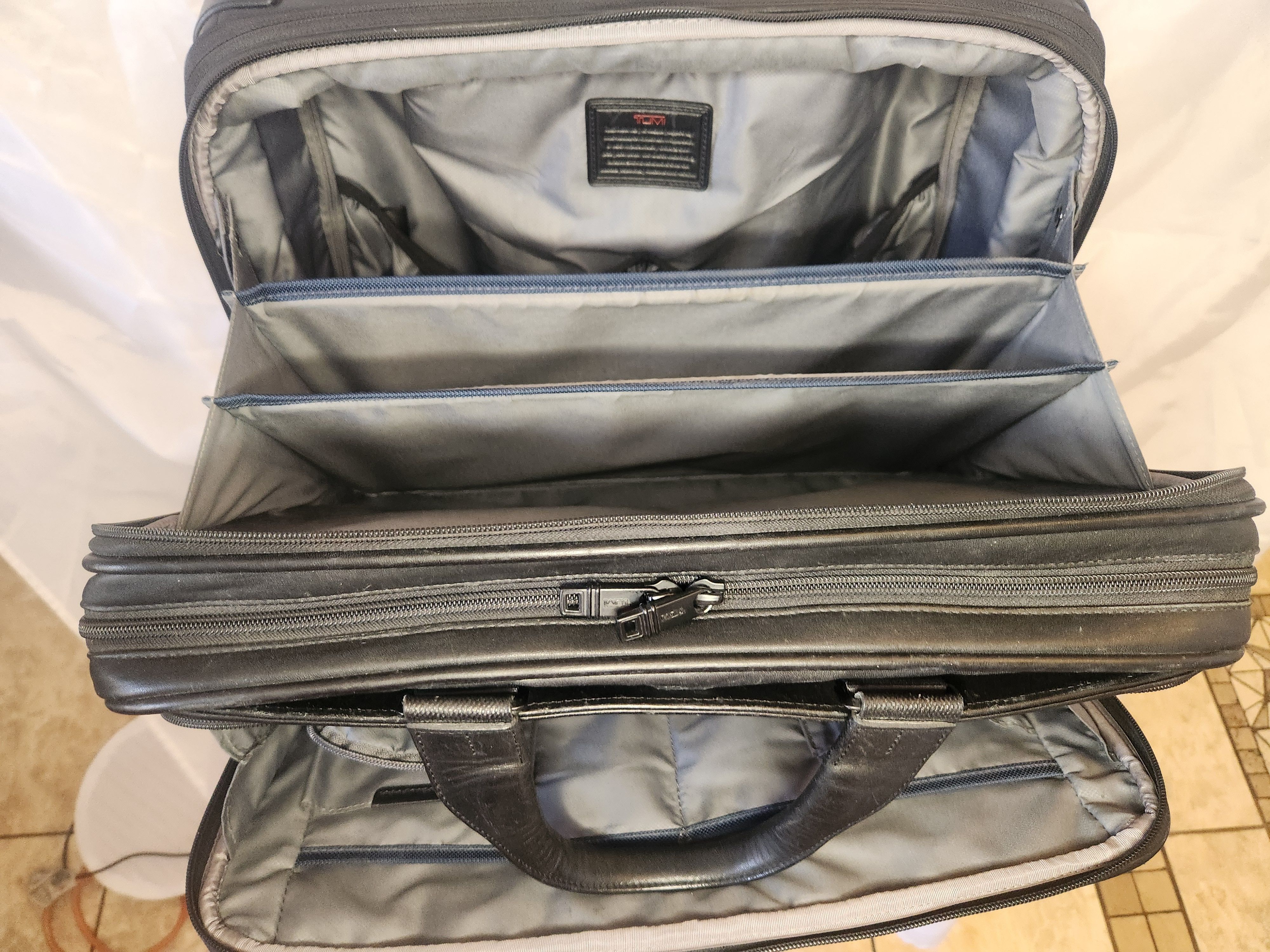 Tumi ALPHA 2 DELUXE 4 WHEELS Size ONE SIZE - 12 Thumbnail