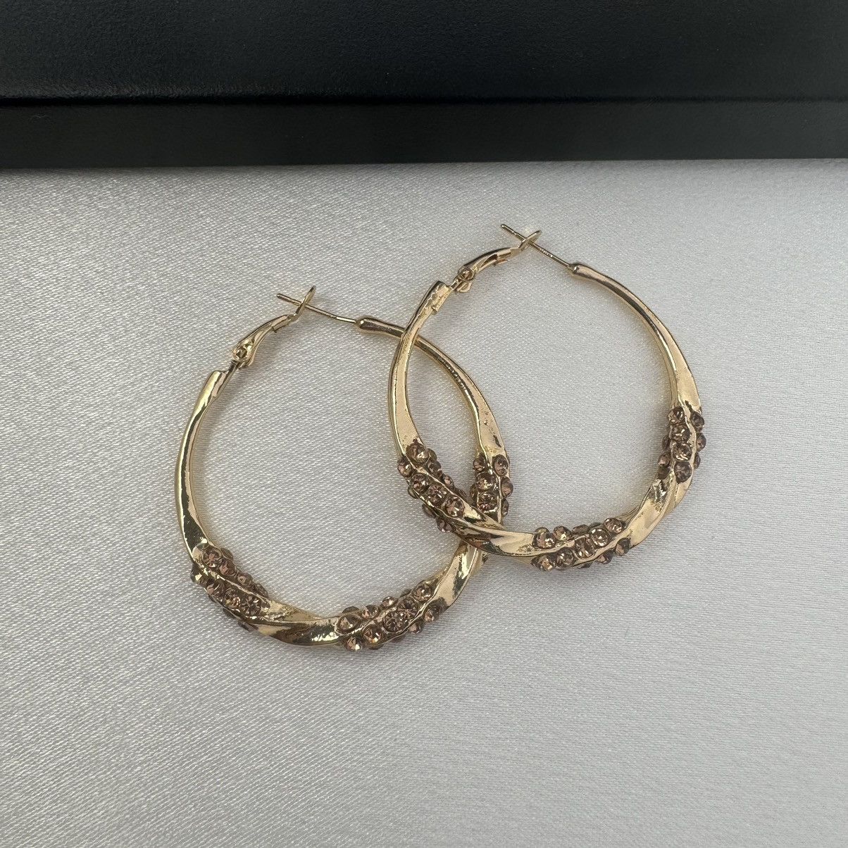 Designer Elegant Twisted Gold Hoop Earrings for Women Size ONE SIZE - 2 Thumbnail
