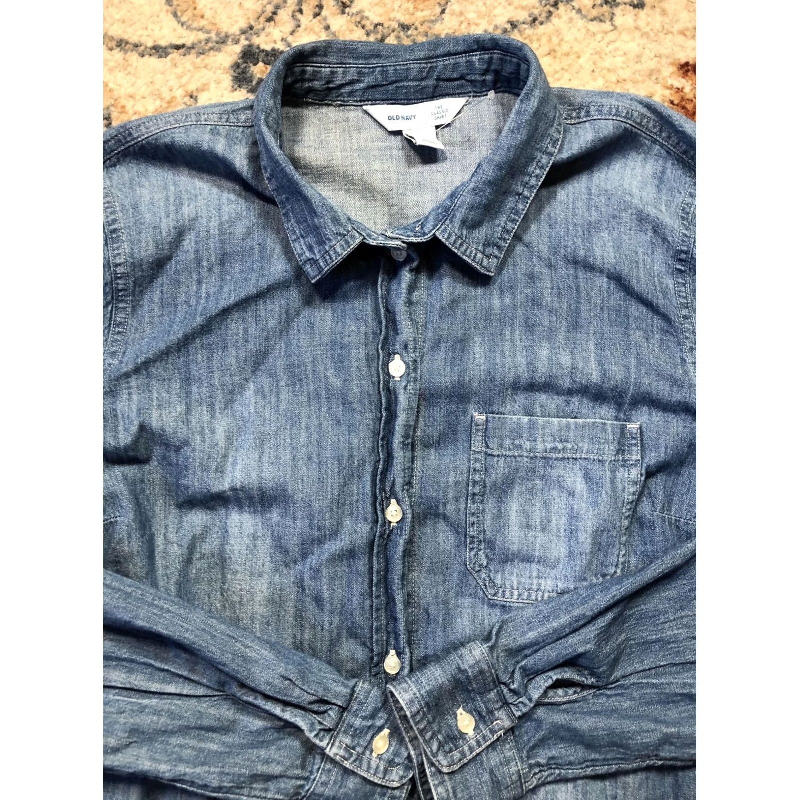 Old Navy VINTAGE Old Navy Shirt Mens LT Blue Denim Long Sleeve Button Down Classic Pocket Size US L / EU 52-54 / 3 - 2 Thumbnail