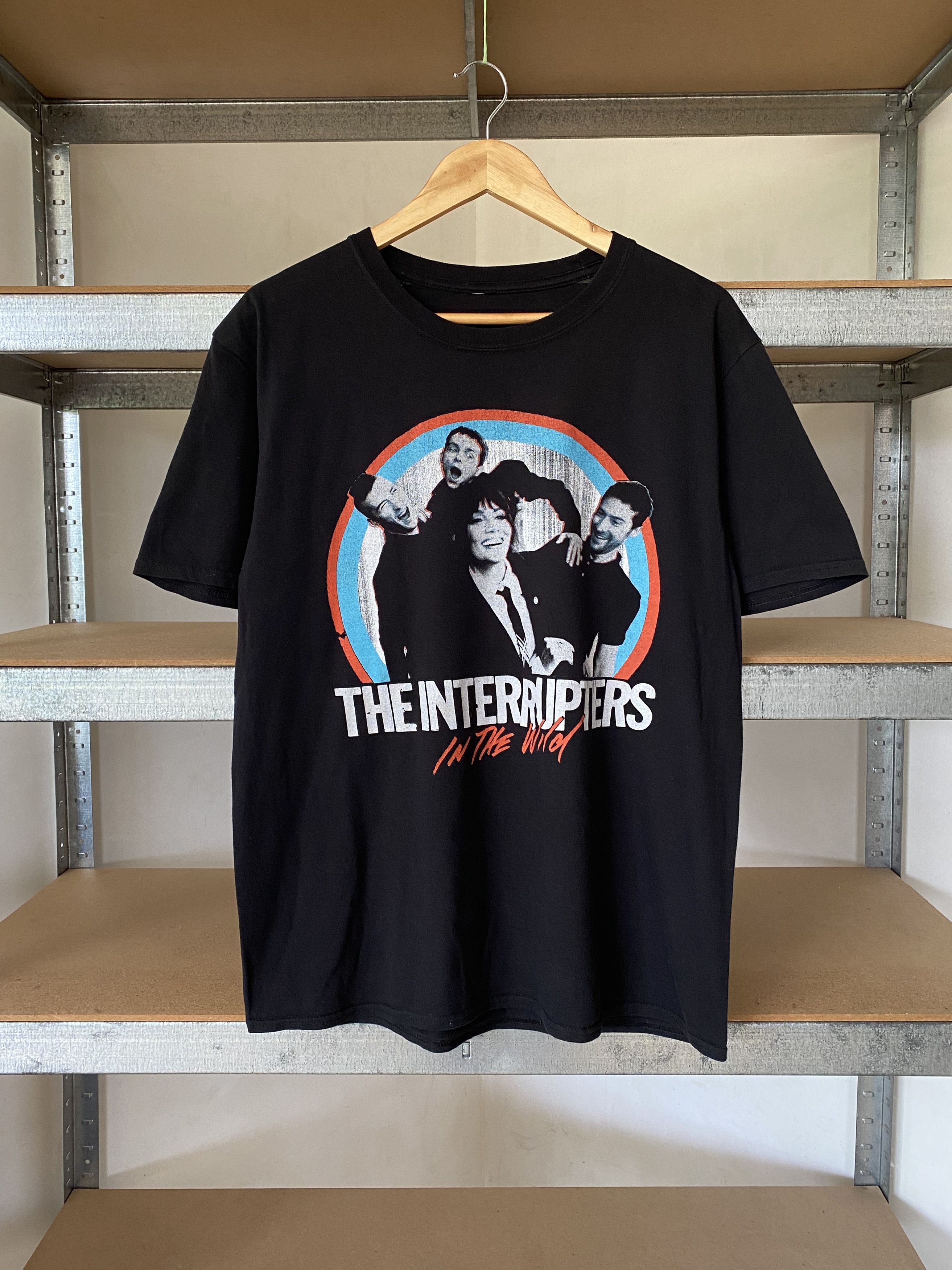 Band Tees Vintage 2000s The Interrupters In The World Band T-shirt Size US L / EU 52-54 / 3 - 1 Thumbnail