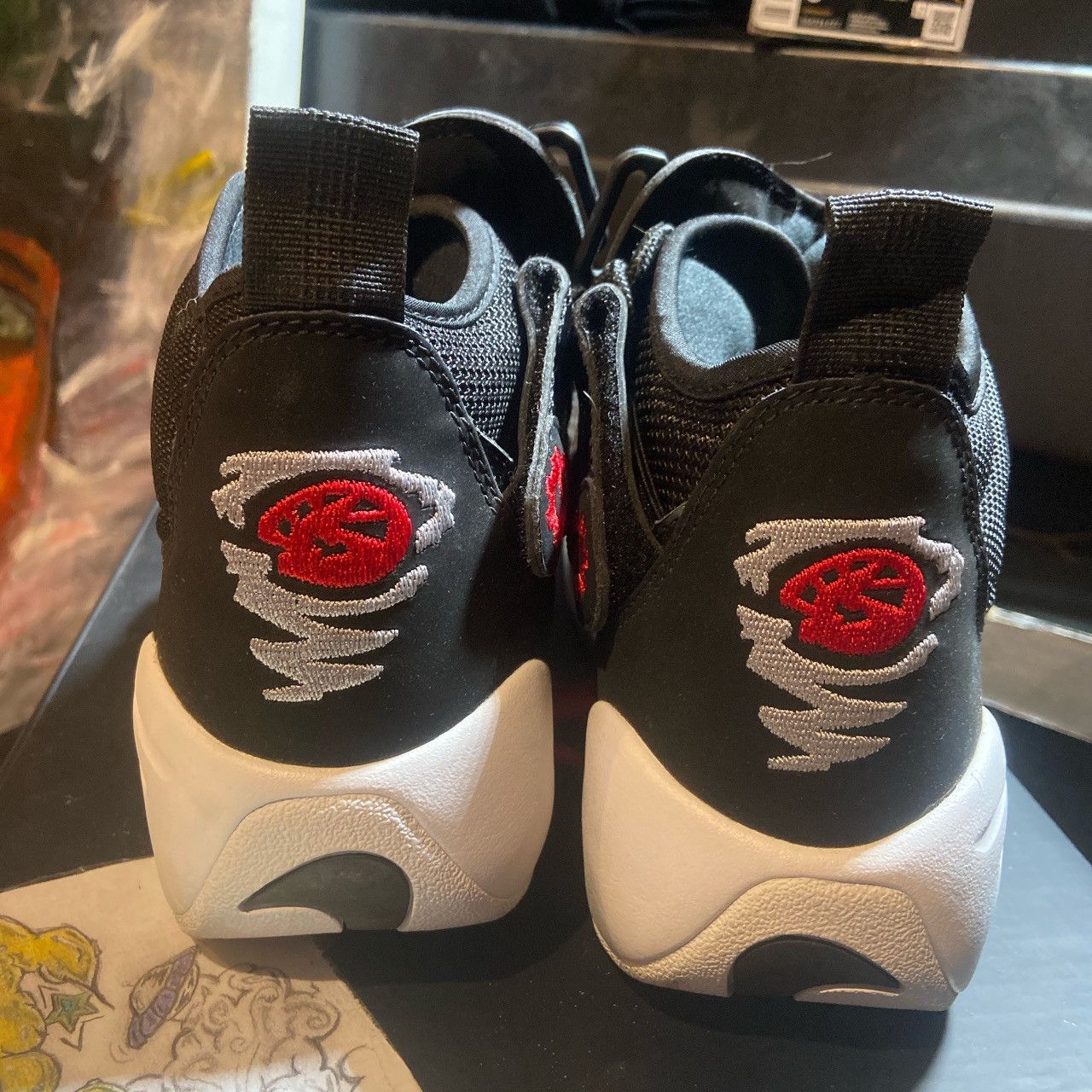 Nike Nike Air Size US 7.5 / EU 40-41 - 4 Thumbnail