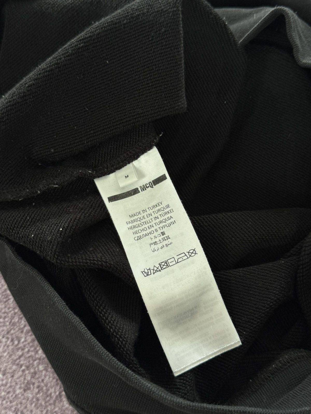 Alexander McQueen Alexander McQueen MCQ Men's Velvet Logo Sweatshirt Size US M / EU 48-50 / 2 - 9 Thumbnail