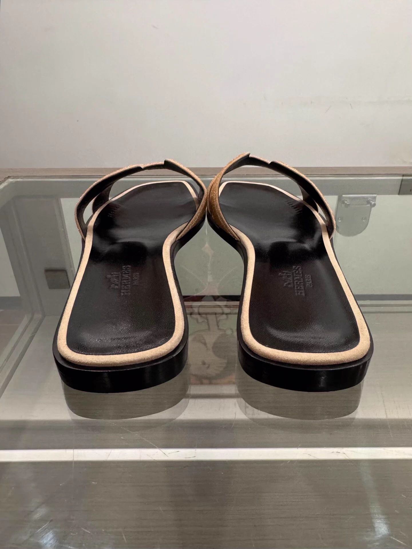 Hermes Hermes Brown Shimmer H Logo Women's Slippers 36.5 EU Size US 5.5 / IT 35.5 - 4 Thumbnail