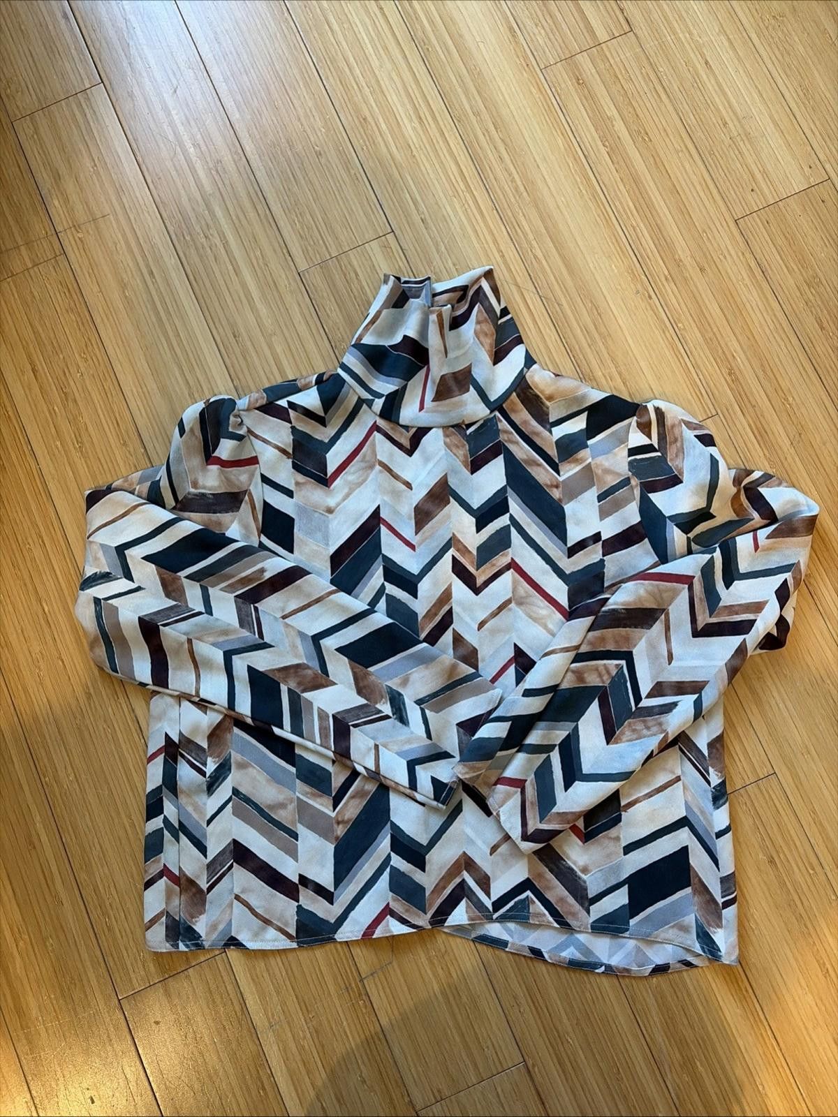 Other Babaton Blouse Chevron Geometric Mock Neck Size M / US 6-8 / IT 42-44 - 1 Thumbnail