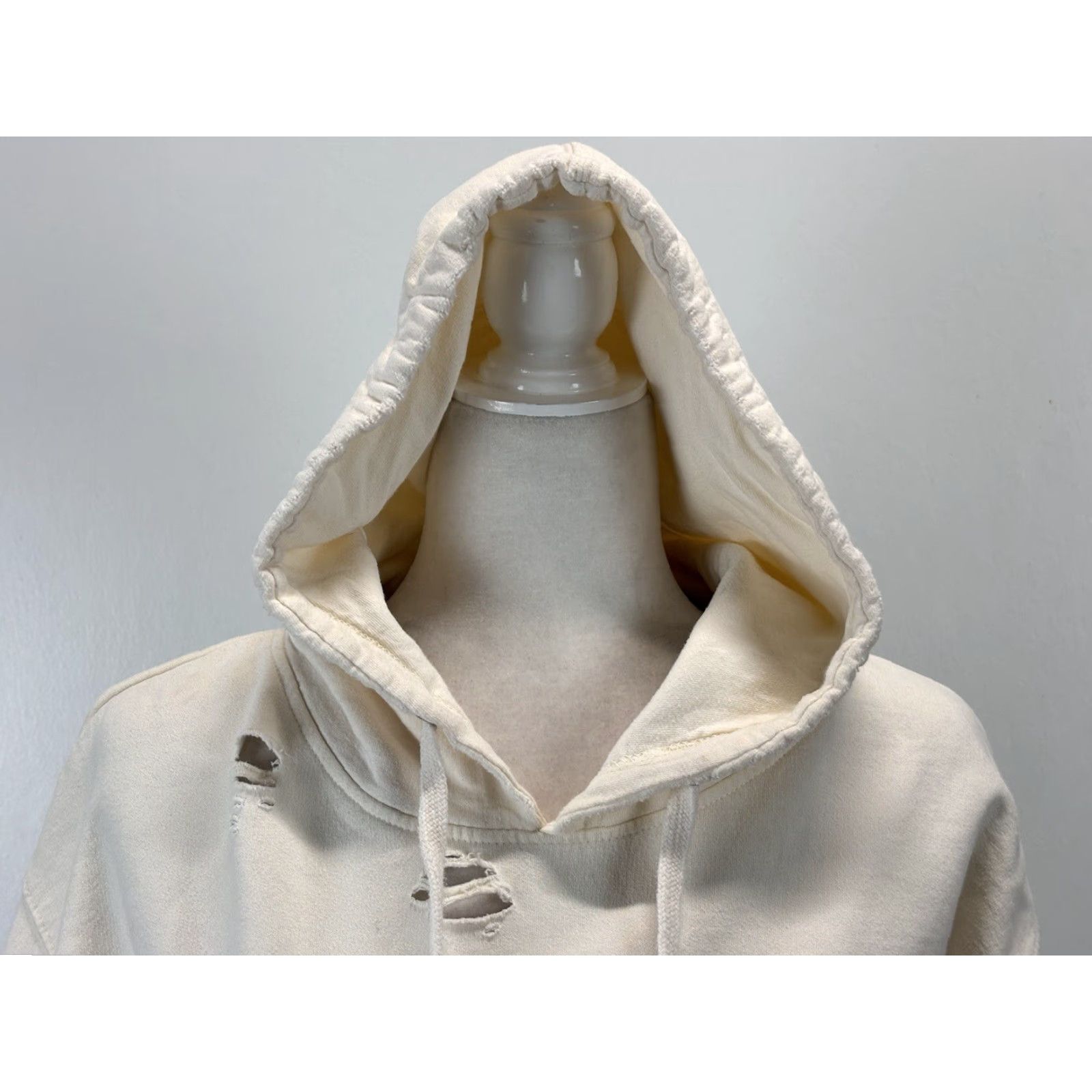 Vintage Olivia Rodrigo Tour Sweatshirt Sour Distressed Cream Black Graphics Size Large Size L / US 10 / IT 46 - 5 Thumbnail