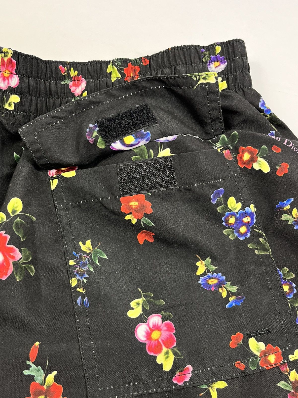 Dior FLORAL PRINT EMBROIDERED LOGO BLACK SWIMSHORTS Size US 30 / EU 46 - 5 Thumbnail