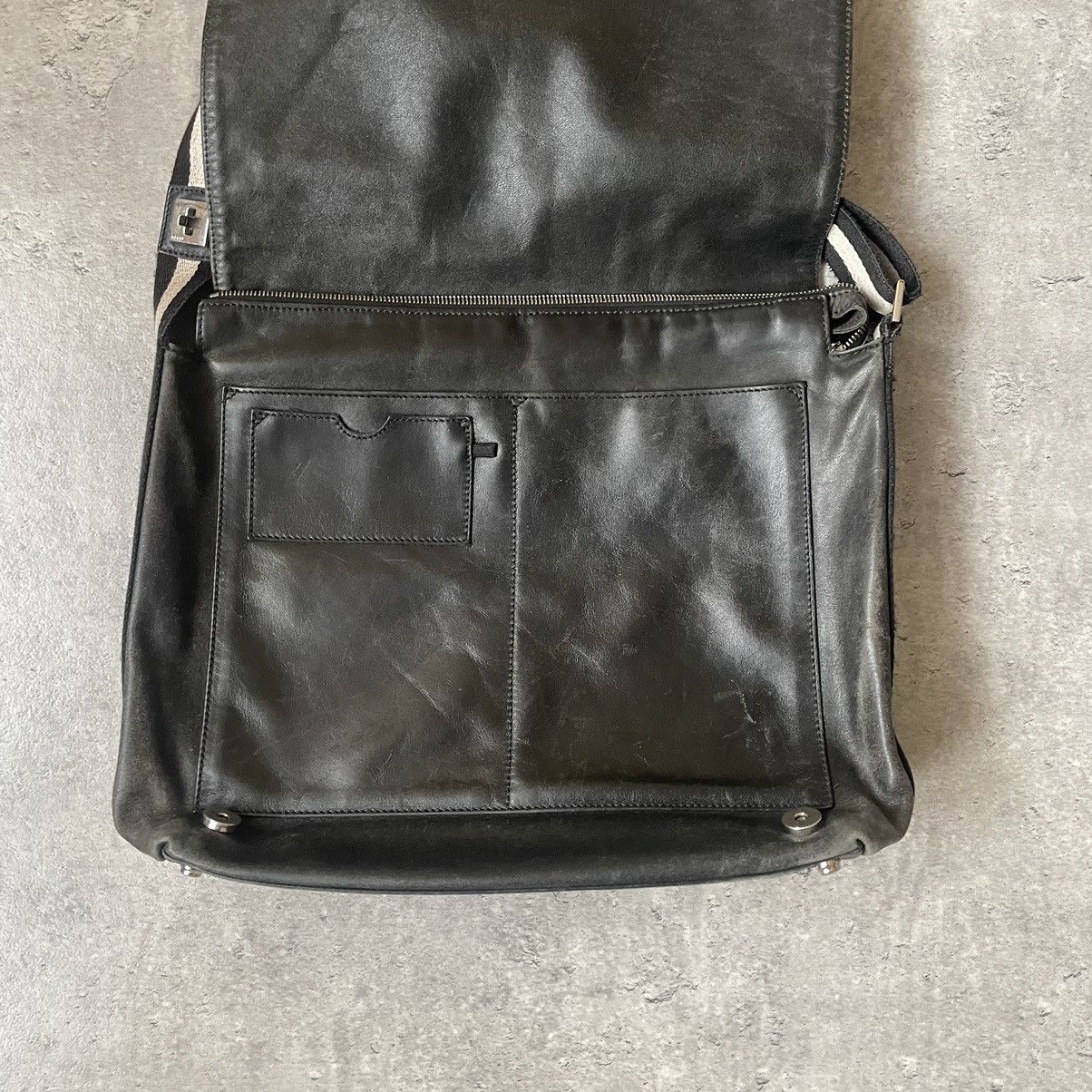 Bally × Genuine Leather Vintage Bally Leather Messenger Crossbody Shoulder Bag Size ONE SIZE - 4 Thumbnail