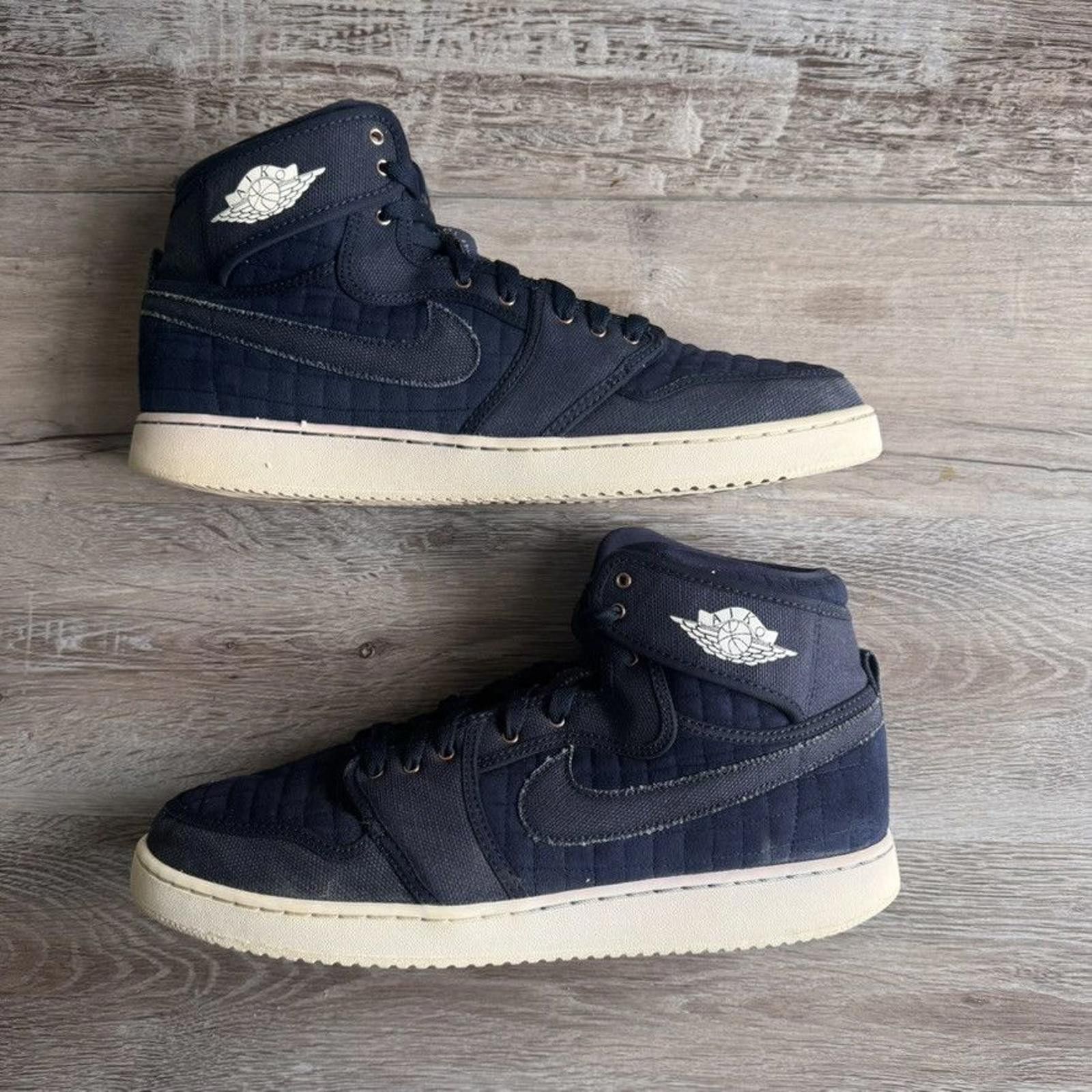 Nike NIKE • JORDAN 1 Retro "AJKO Blue Quilted" (13M) Size US 13 / EU 46 - 2 Thumbnail