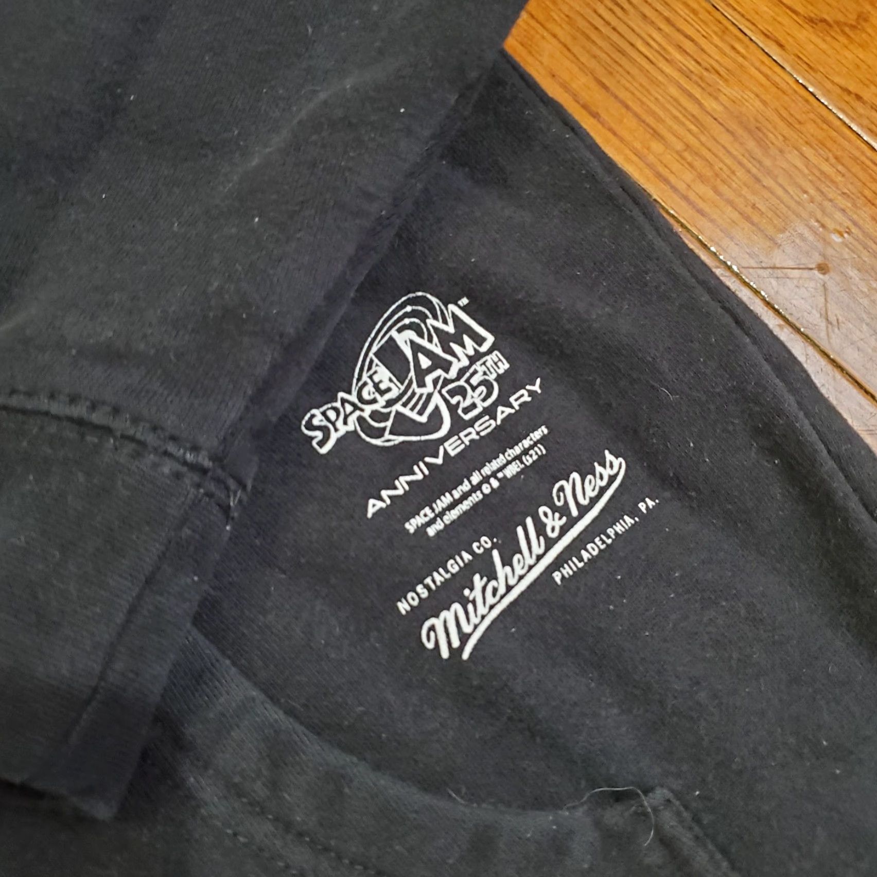 Mitchell & Ness VINTAGE Mitchell & Ness Hoodie Mens M Black Space Jam 25th Anniversary Looney Tunes Graphic Print Embroidered Logo Kangaroo Pocket Drawstring Hooded Size US M / EU 48-50 / 2 - 4 Thumbnail