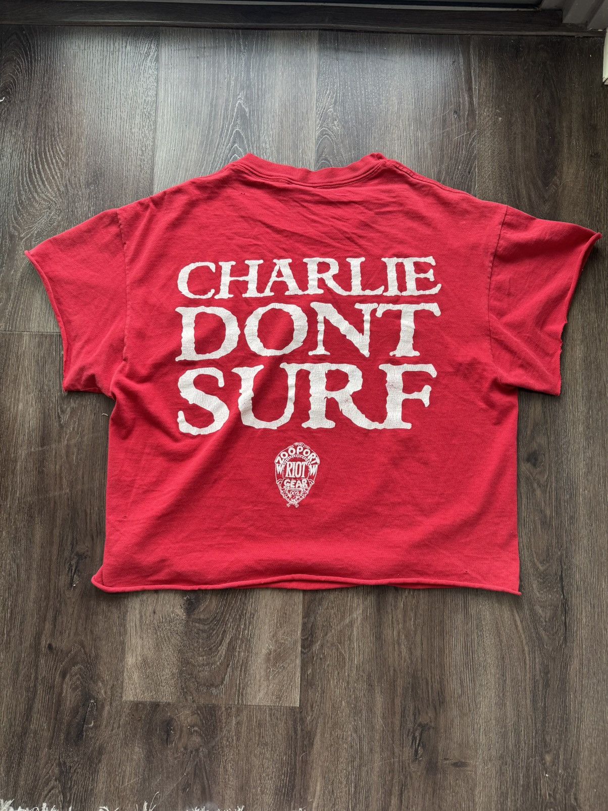 Vintage Vintage 1991 Zooport Riot Gear “Charlie Don’t Surf” Tee Size US L / EU 52-54 / 3 - 5 Thumbnail