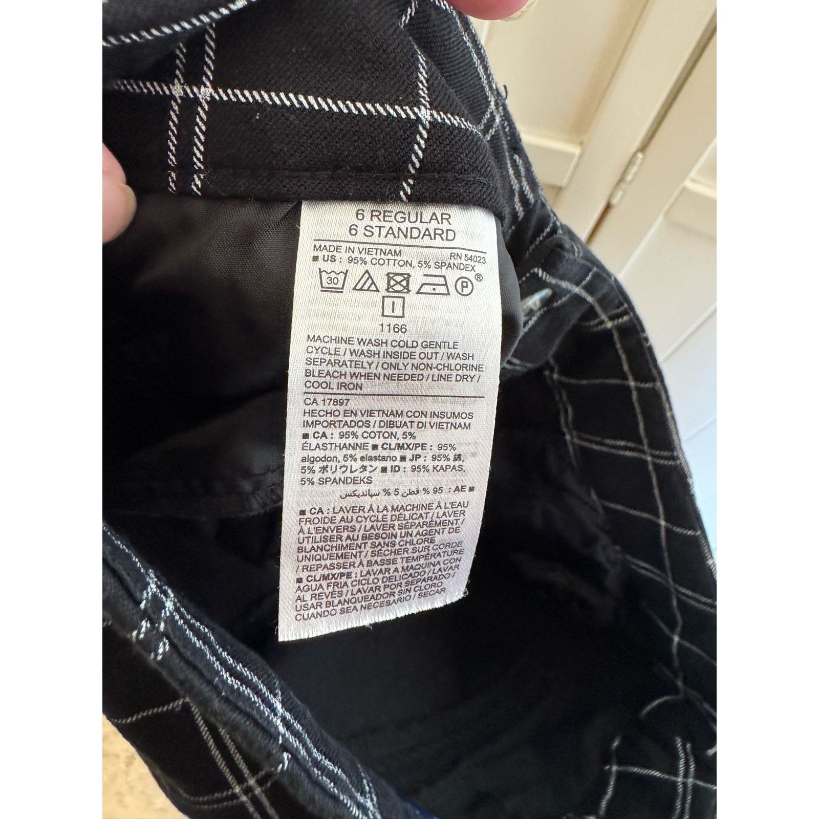 Old Navy Old Navy Womens Pants Sz 2 Pixie Mid Rise Crop Black White Size 26" / US 2 / IT 38 - 5 Thumbnail