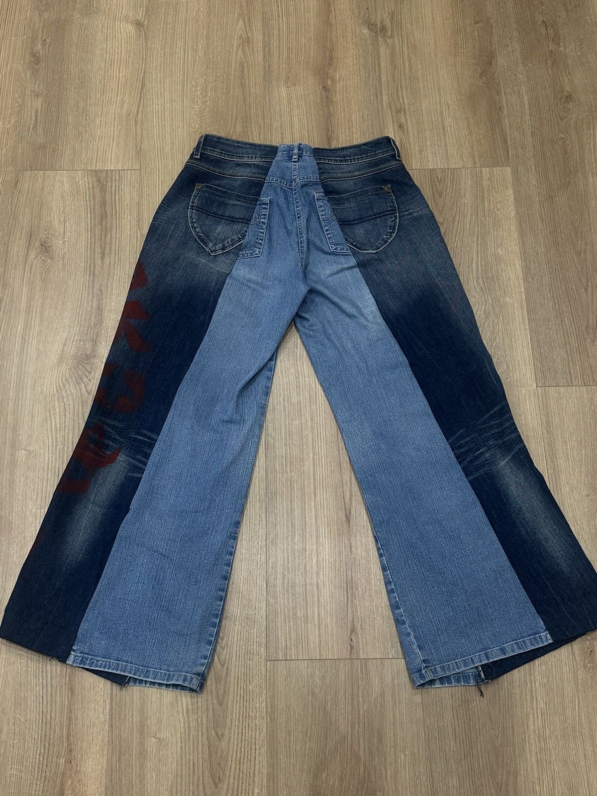 Other 2 Tone 1of1 VIKTRA Runway Flared Jeans Size US 30 / EU 46 - 4 Thumbnail
