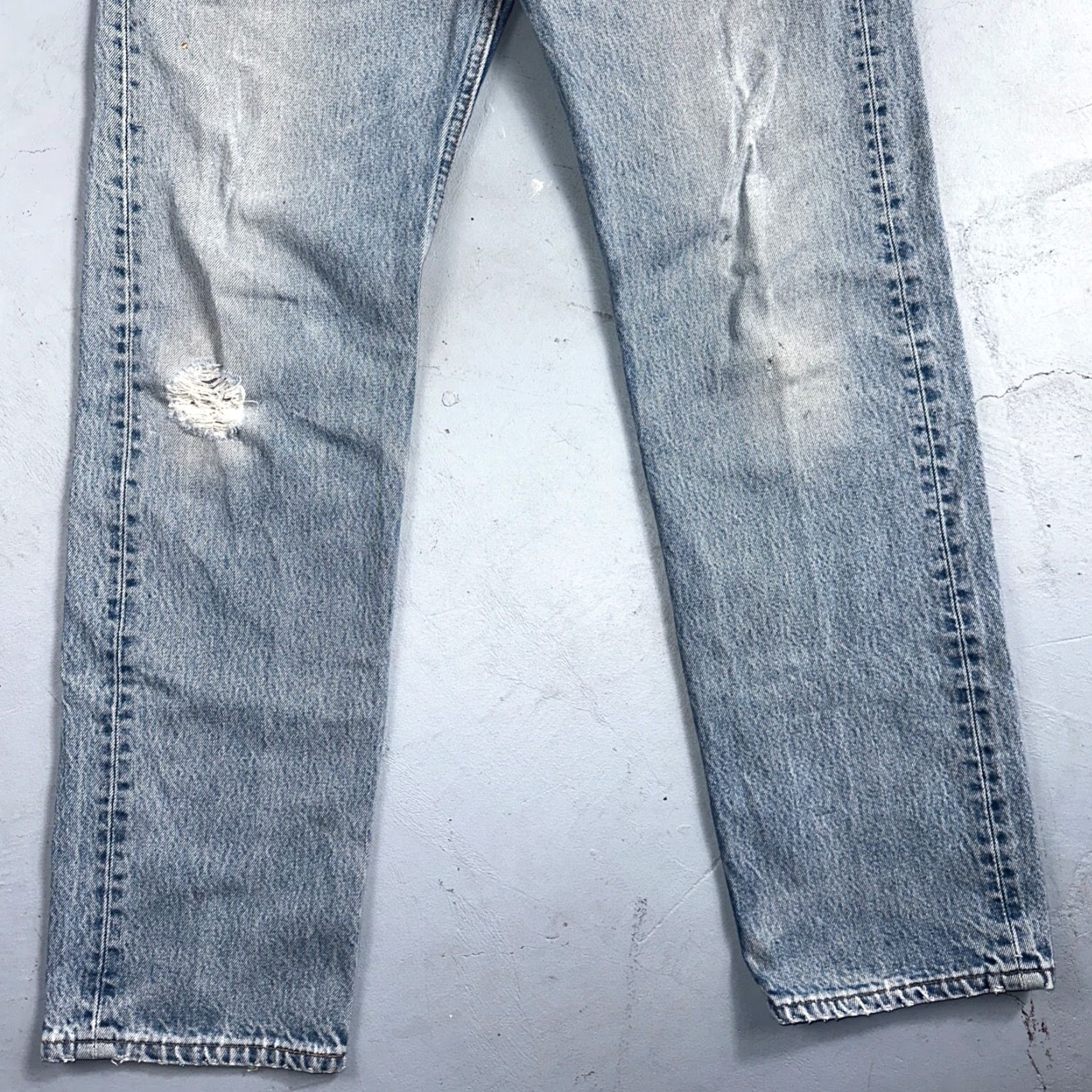 Levi's VINTAGE Levi's 501 Straight Leg Jeans 34x36 Light Wash 90s Mens Size US 34 / EU 50 - 3 Thumbnail