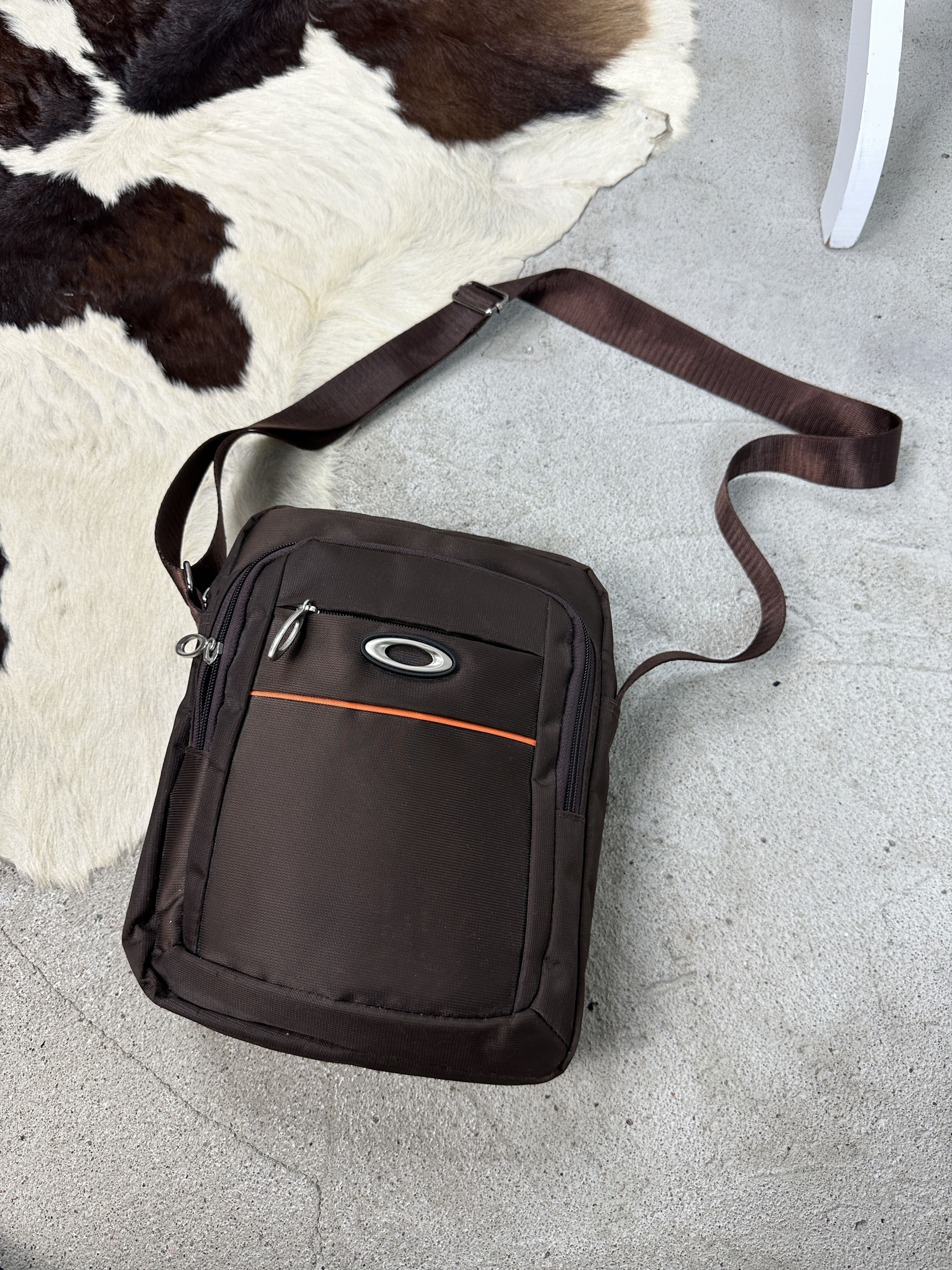 Vintage Vintage Nylon Unisex Gorpcore Crossbody Bag 00s Size ONE SIZE - 2 Thumbnail