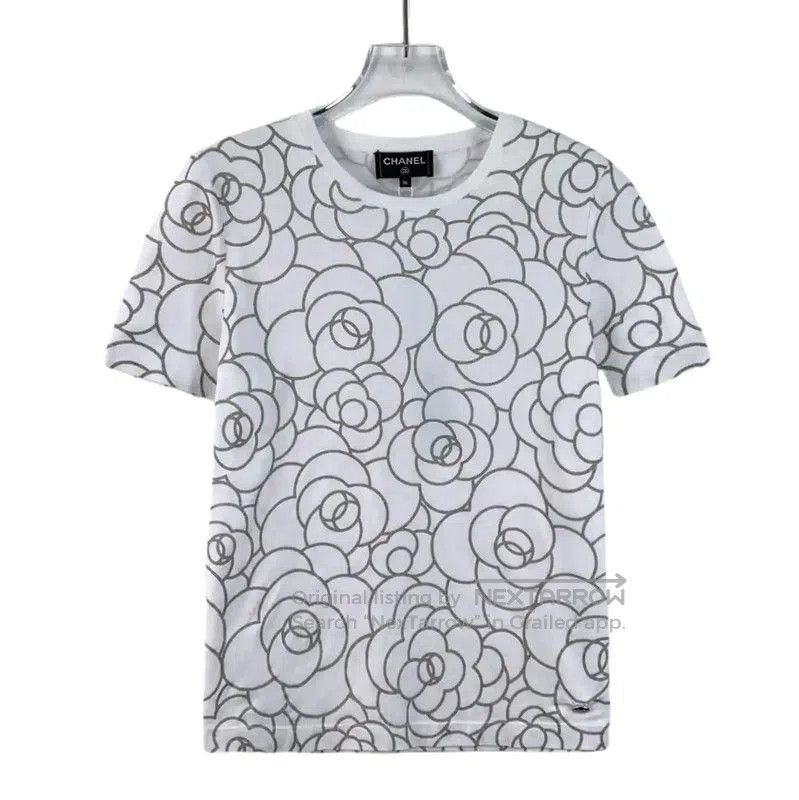 Chanel Chanel White Cotton T-shirt with Floral Print . Size XS / US 0-2 / IT 36-38 - 1 Thumbnail