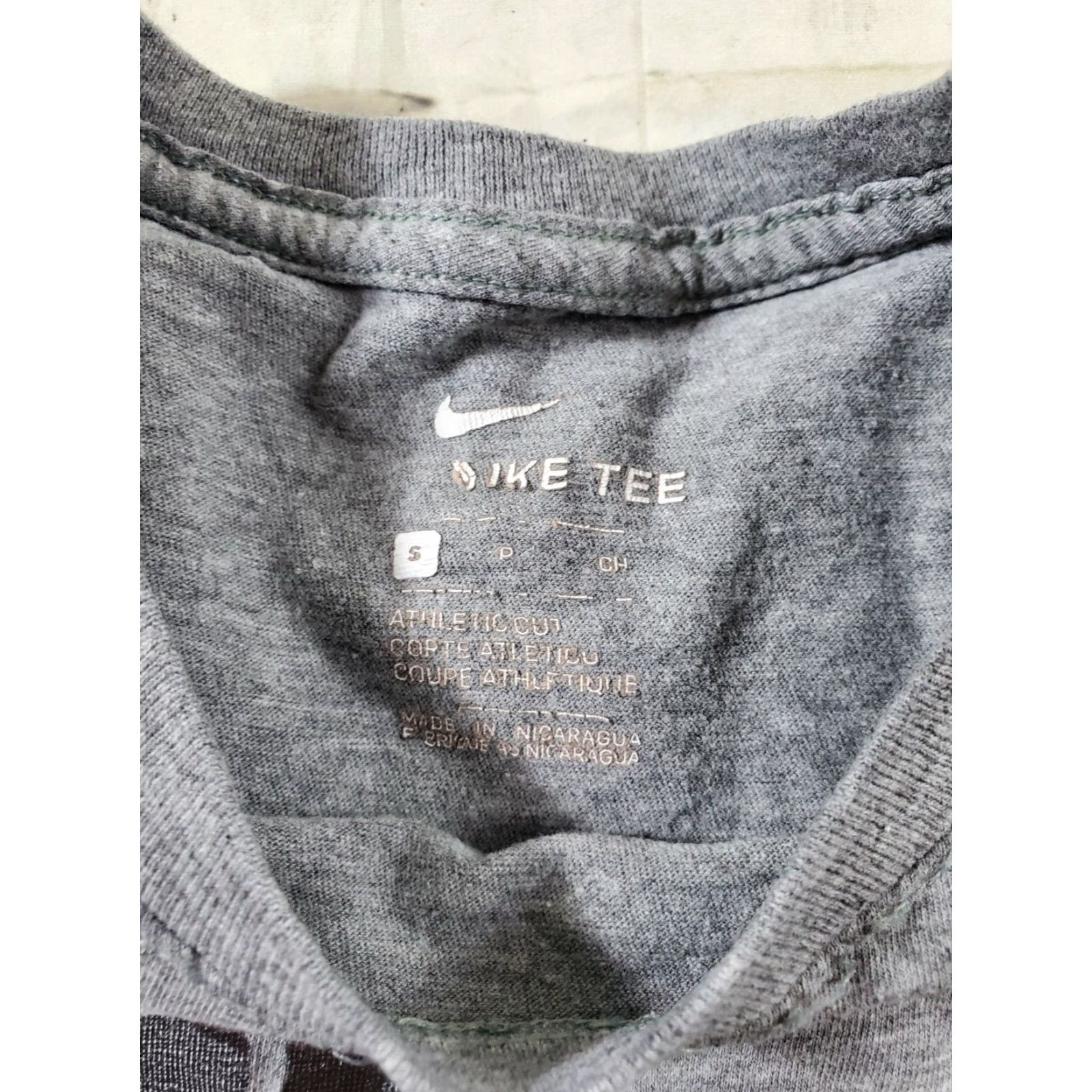 Nike VINTAGE Nike Air Shirt S Gray Camo Nike Tee Air drop parachute EUC Mens S Size US S / EU 44-46 / 1 - 3 Thumbnail