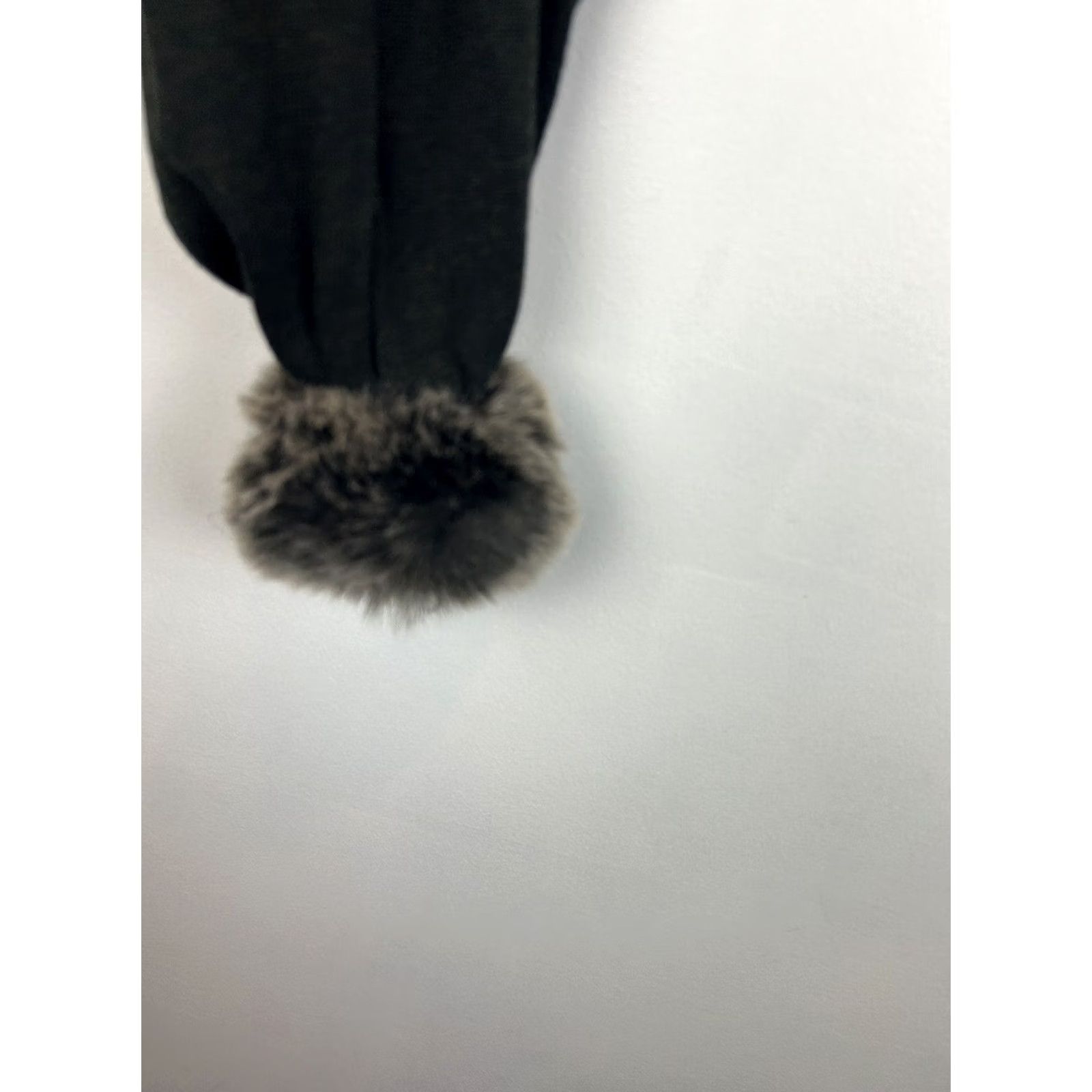 Vintage Womens Charcoal Gray Wool Blend Scarf Pom Poms Minimalist Capsule Read Size ONE SIZE - 5 Thumbnail