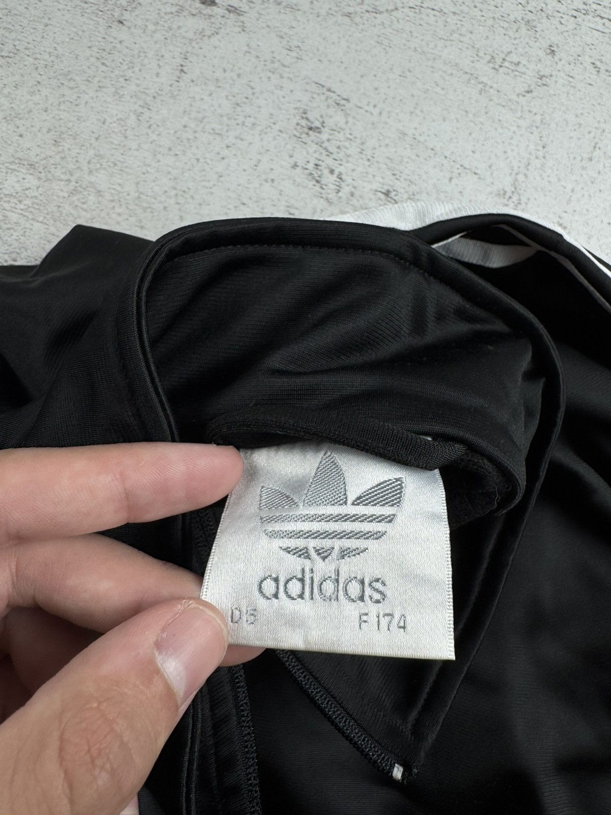Adidas Vintage Adidas Original Y2K Retro Black Logo Track Activewear Zip Light Jacket Size US M / EU 48-50 / 2 - 9 Thumbnail