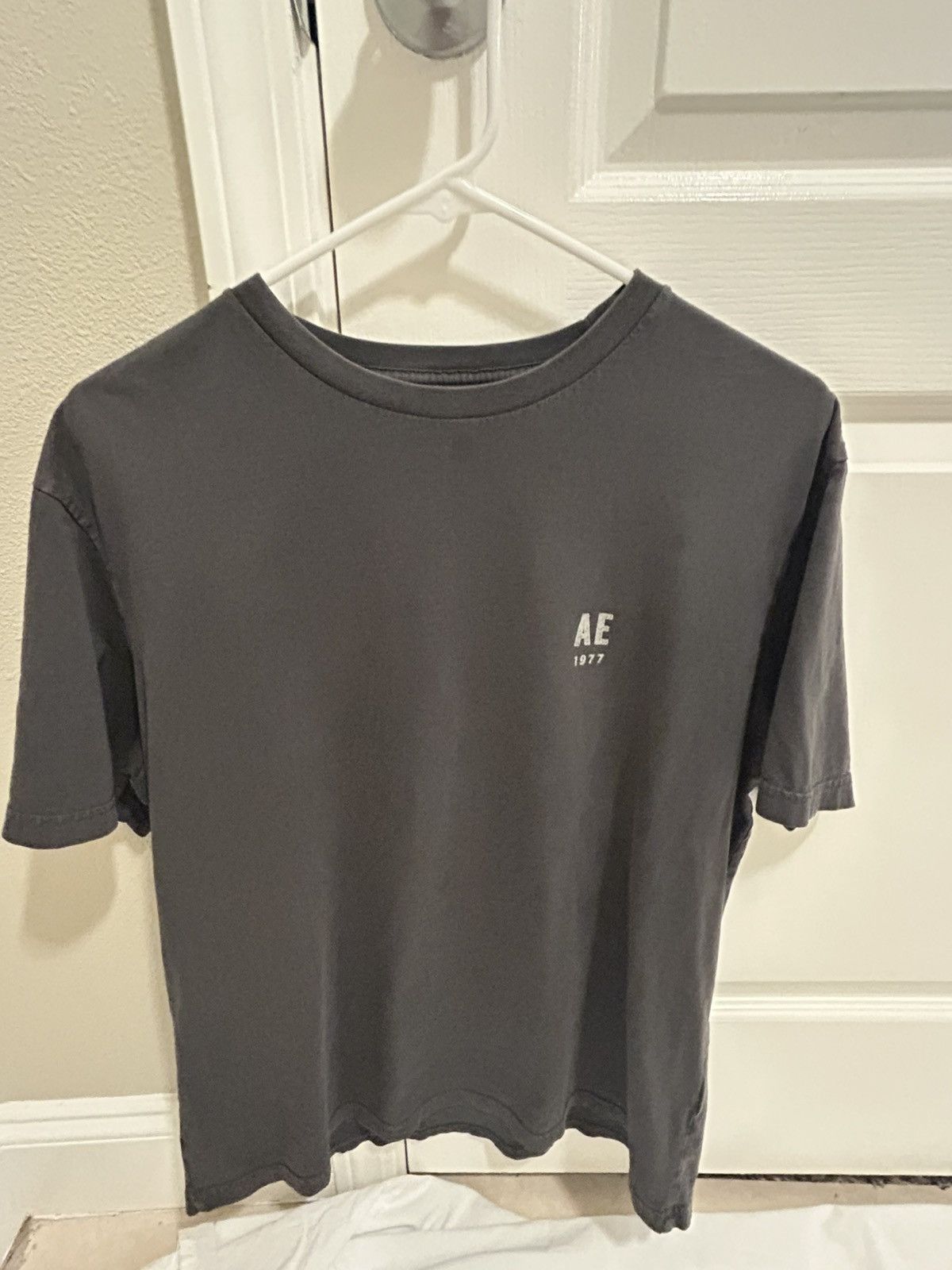 American Eagle Outfitters Black T-Shirt Size US M / EU 48-50 / 2 - 1 Thumbnail