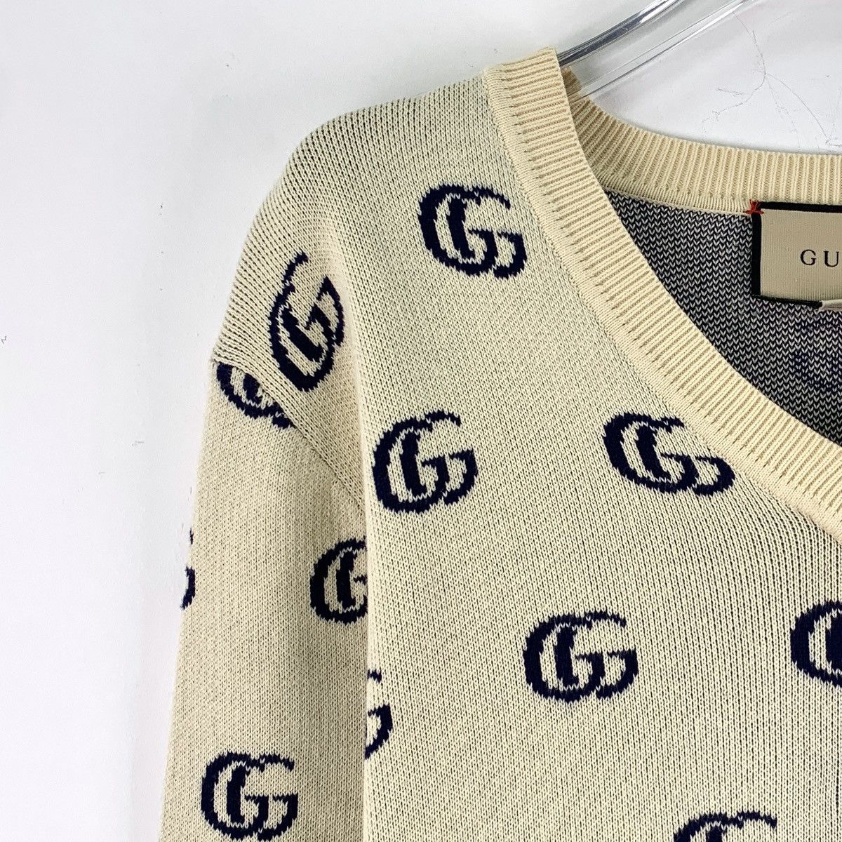 Gucci Gucci Beige All-over V-neck Long Sleeve Knit Sweater K26WX Size XS / US 0-2 / IT 36-38 - 3 Thumbnail