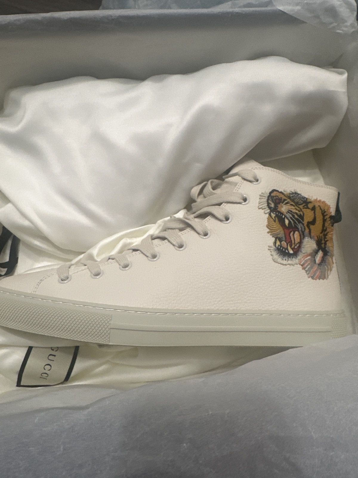 Gucci Gucci Black Tiger Head Leather High-Top Sneakers 0079 Size US 9 / EU 42 - 1 Thumbnail