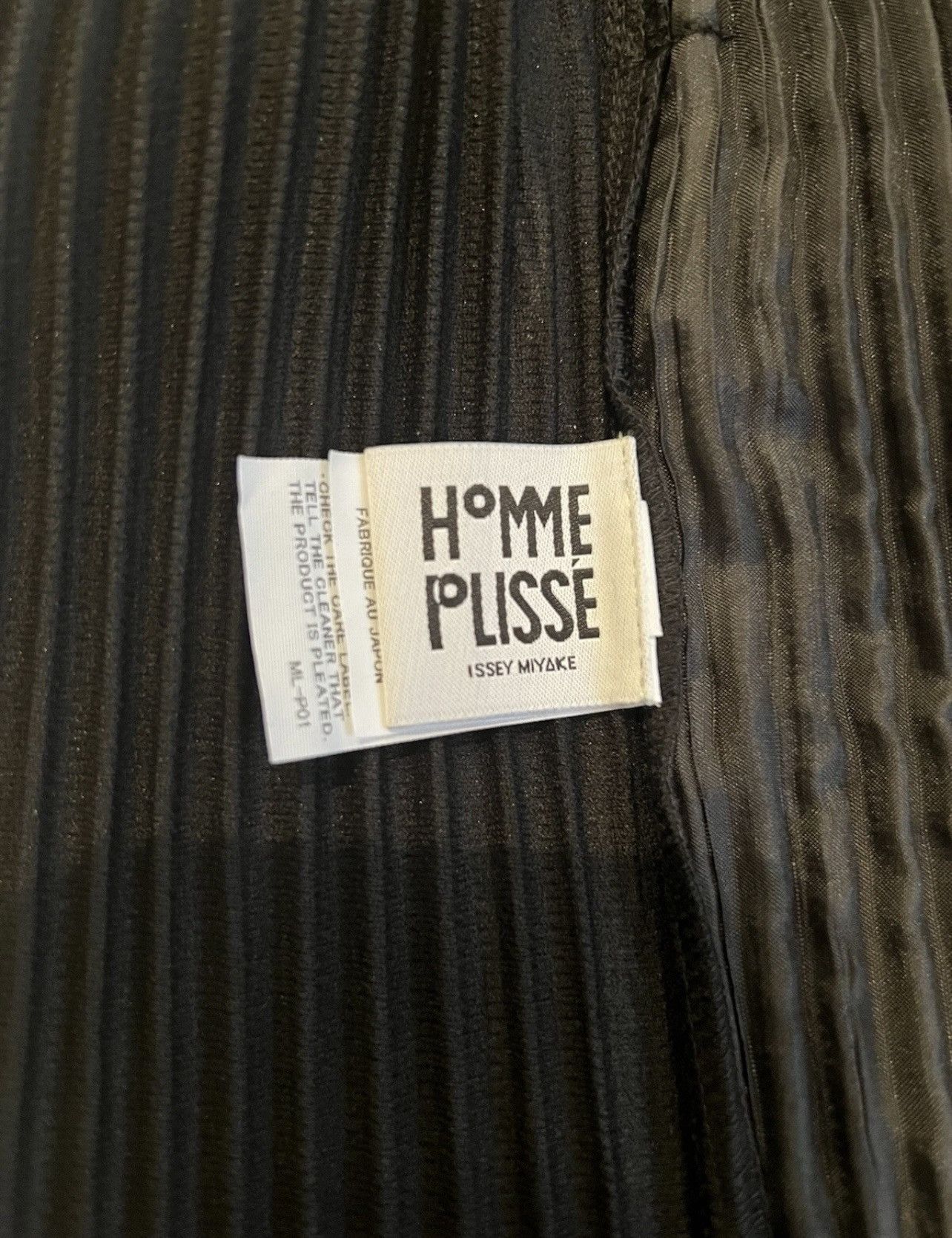 Issey Miyake HOMME PLISSÉ ISSEY MIYAKE Pleated Black 2 Medium ex-display Size US 38 / EU 54 - 10 Thumbnail