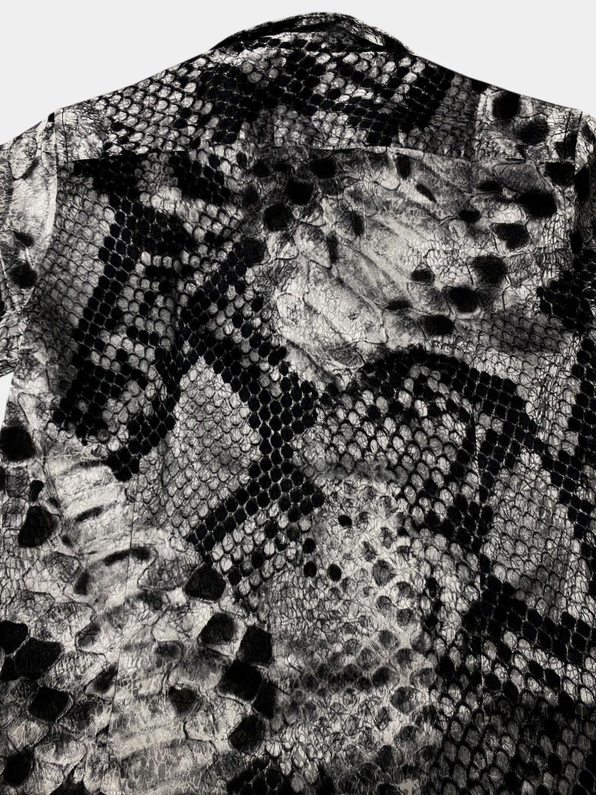 Tornado Mart 2000's Tornado Mart Monochrome Phyton Pattern Shirts Size US M / EU 48-50 / 2 - 6 Thumbnail