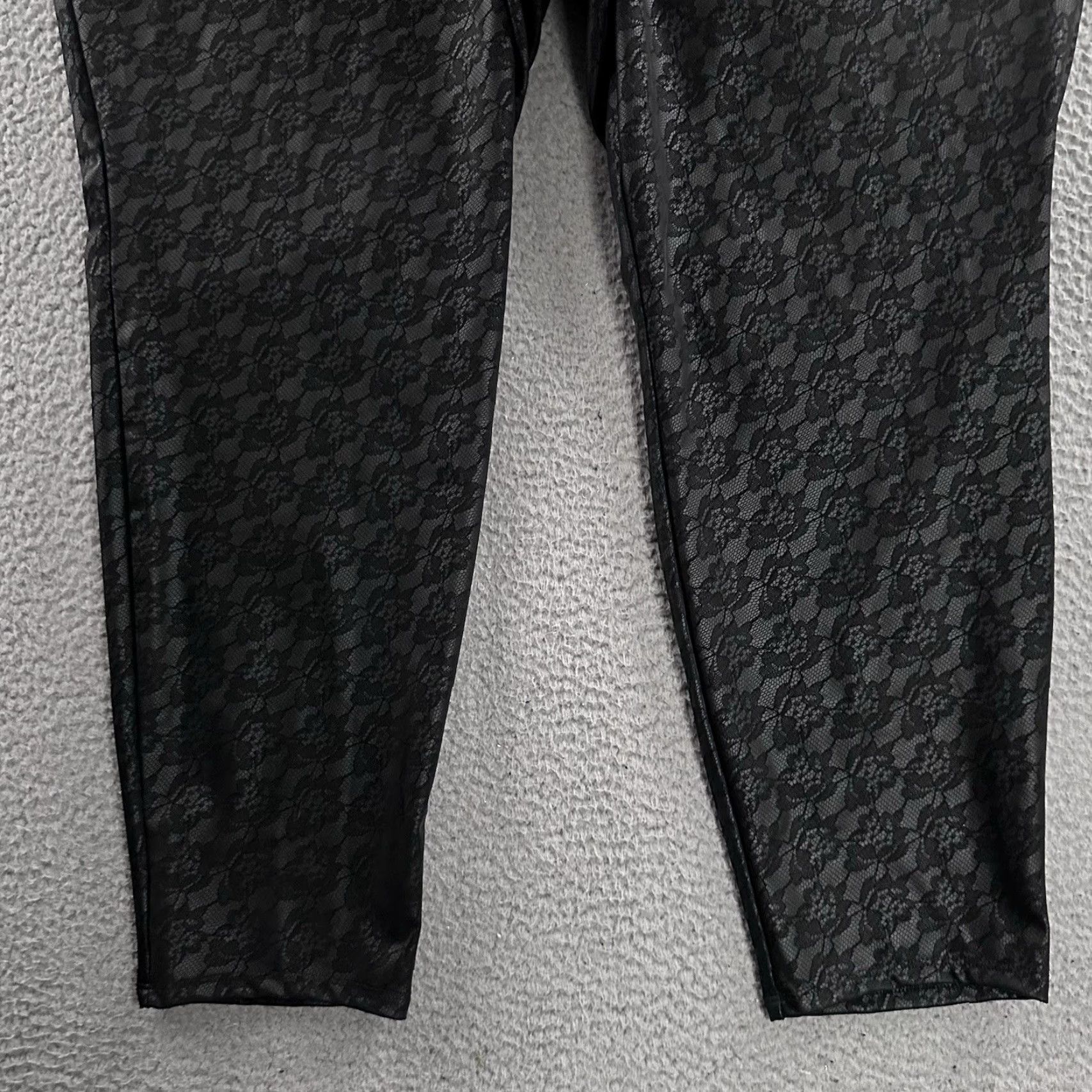 Torrid Torrid Leggings Black 5X Ankle Lace Floral Polyester Blend Womens Plus Pants Size 40" / US 18 - 4 Thumbnail