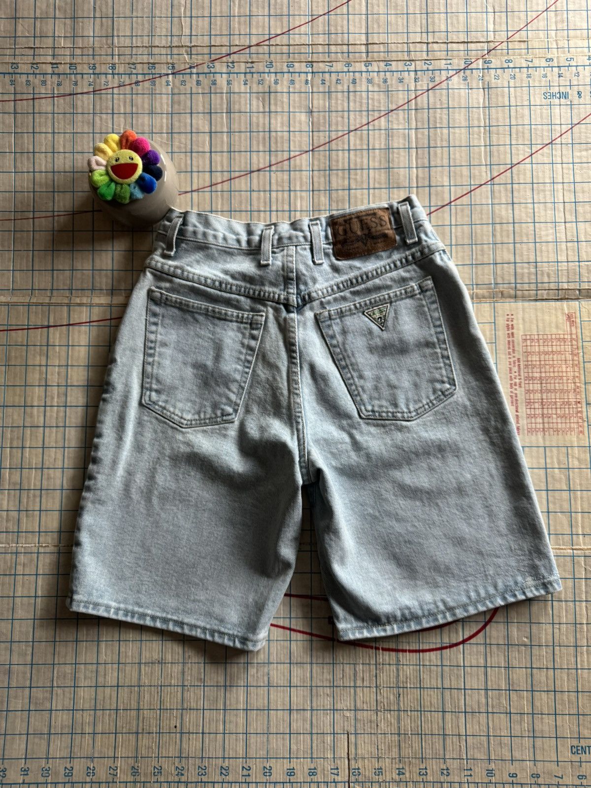 Guess × Vintage Vintage Guess Jean Shorts Men’s Size 28 Light Stonewashed Size US 28 / EU 44 - 11 Thumbnail
