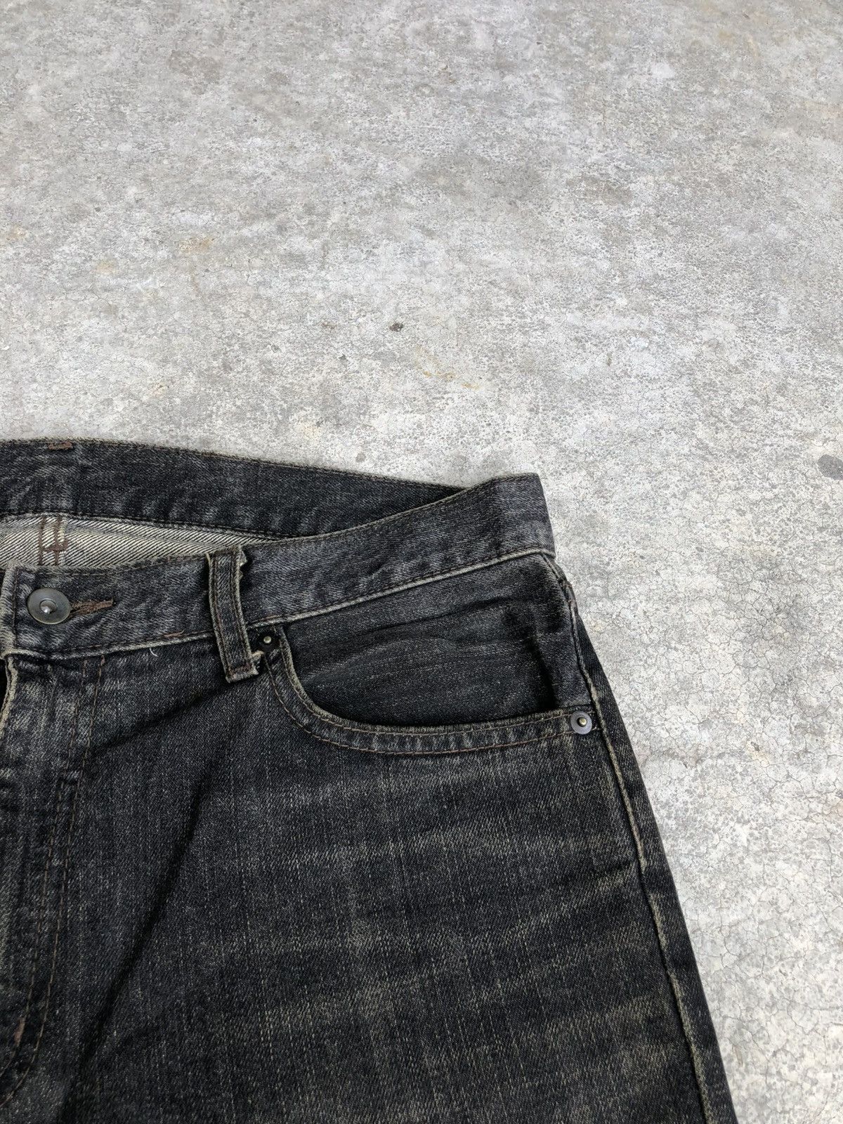 If Six Was Nine Flared Uniqlo Jeans Distressed Jeans Size US 33 - 15 Thumbnail