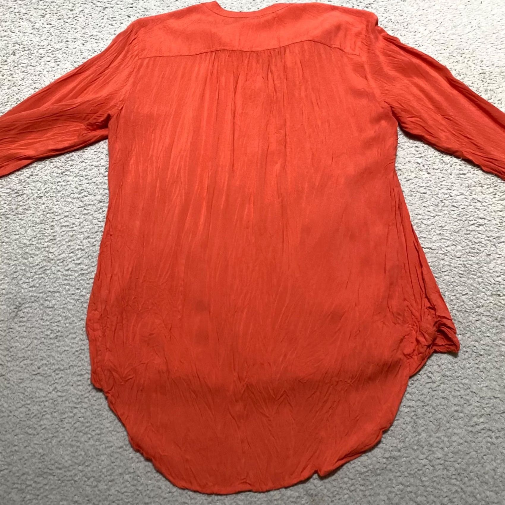 Vintage Sundance Shirt Womens Small Long Sleeve Solid Orange V-Neck Pullover Rayon Blouse Size S / US 4 / IT 40 - 2 Thumbnail