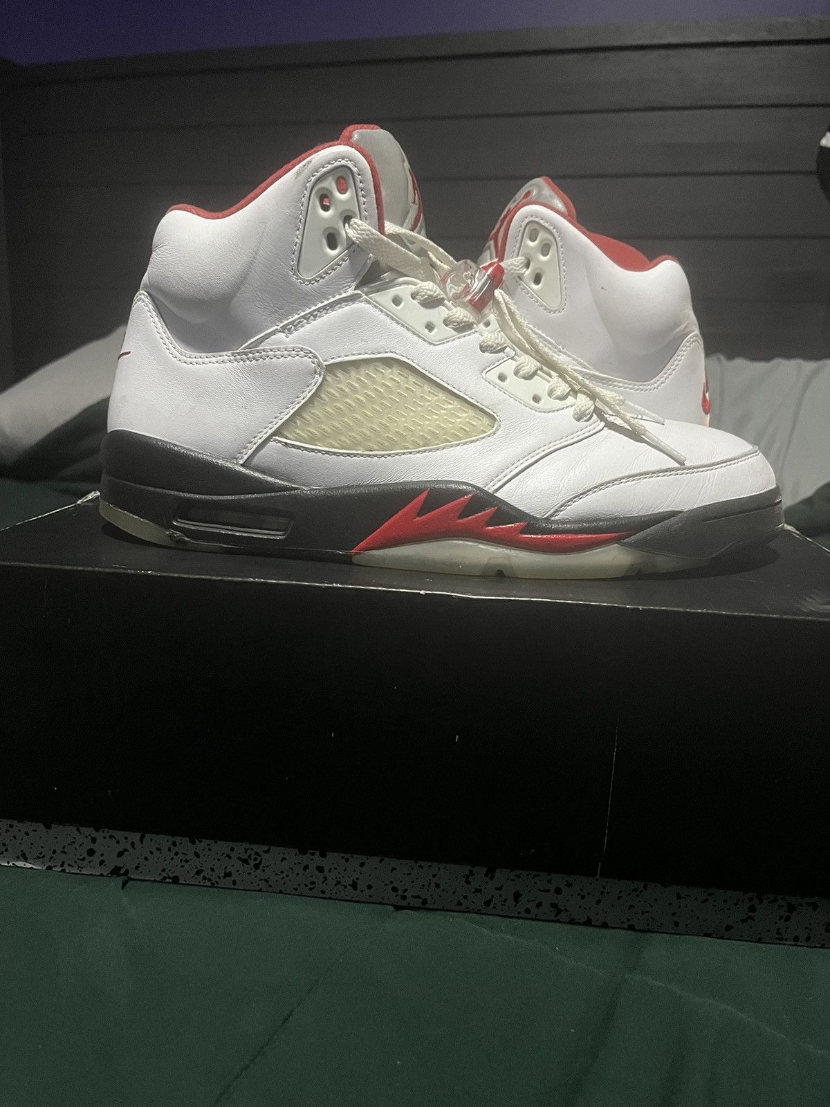 Jordan Brand Jordan 5 Retro Fire Red Size US 11 / EU 44 - 2 Thumbnail