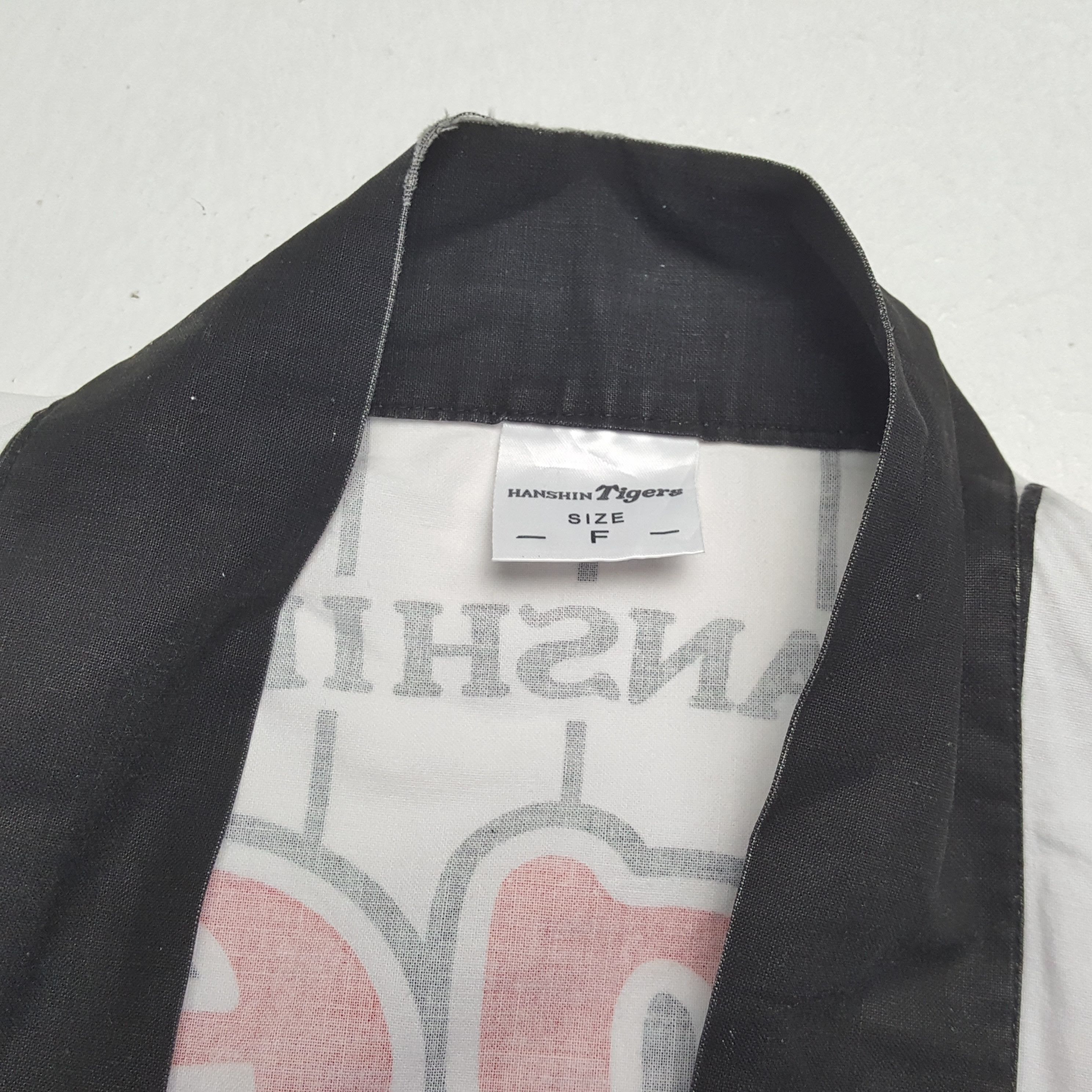 MLB × Vintage Vintage HANSHIN TIGERS Japanese Baseball Kimono Jacket Size US L / EU 52-54 / 3 - 9 Thumbnail