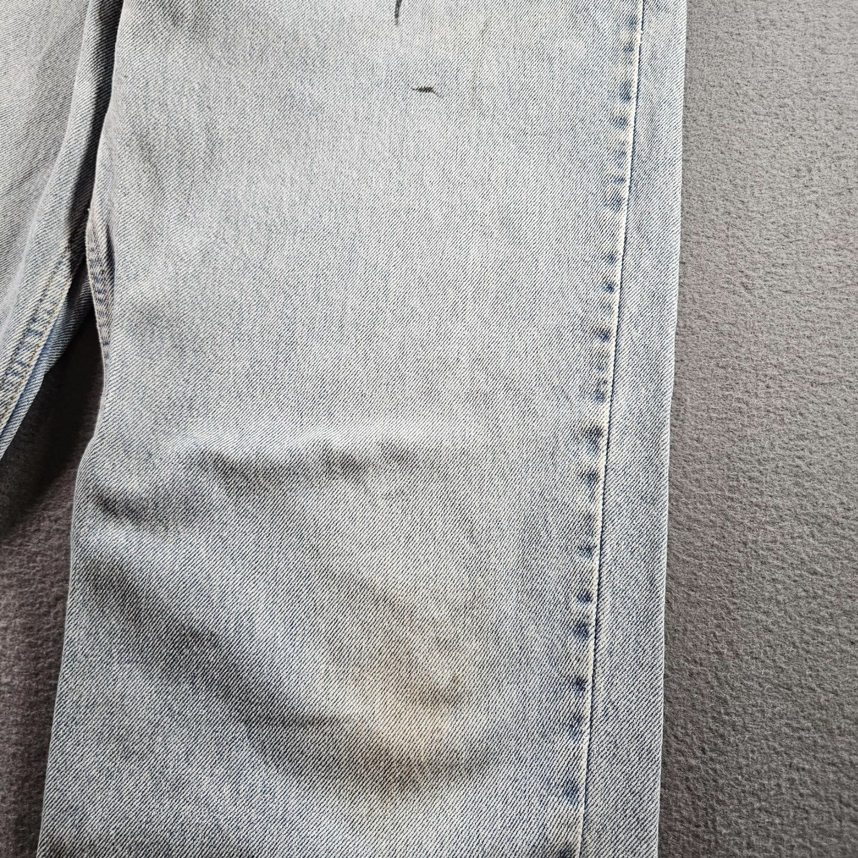 Levi's Levi's 550 Jeans Mens 33x31 Light Blue Relaxed Tapered Fit Denim Zip Pockets 90s Made USA Distressed Size US 33 - 4 Thumbnail