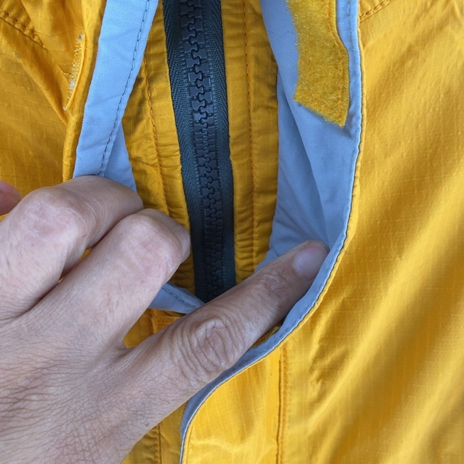 Marmot Marmot yellow gray vented hooded windbreaker camping size XL Size US XL / EU 56 / 4 - 5 Thumbnail