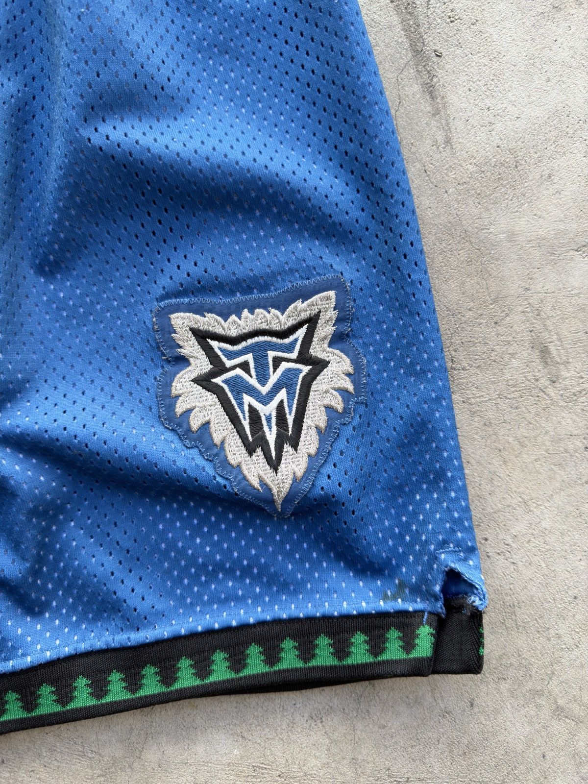Starter Vintage Minnesota Timberwolves Starter Shorts NBA XXL Size US 34 / EU 50 - 2 Thumbnail