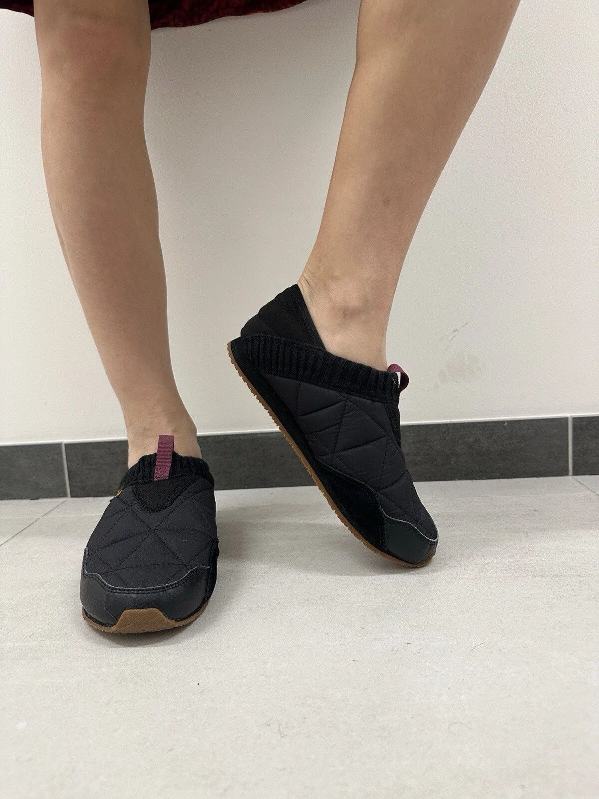 Teva Teva Women's Ember Quielted Slip On Casual Shoes Black Size US 6 / IT 36 - 6 Thumbnail