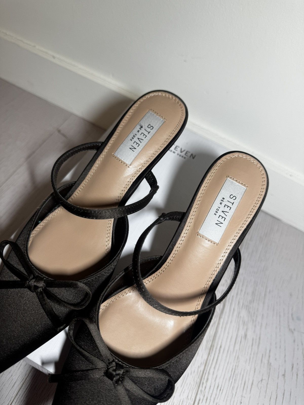 Other Steve New York Brown Satin Mule/Kitten Heel Size US 6.5 / IT 36.5 - 2 Thumbnail